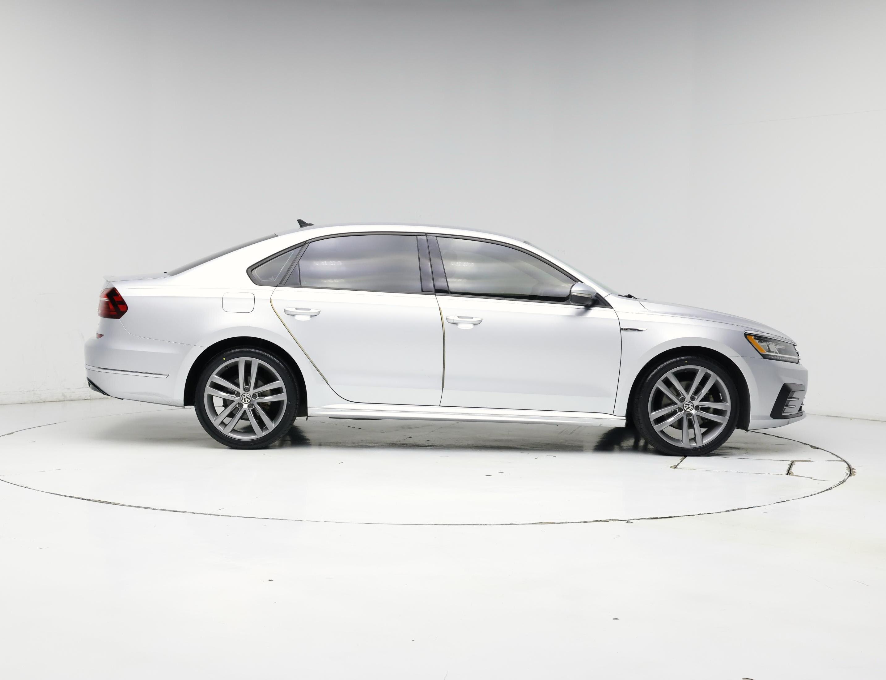 Thumbnail: 2018 Volkswagen Passat - 7