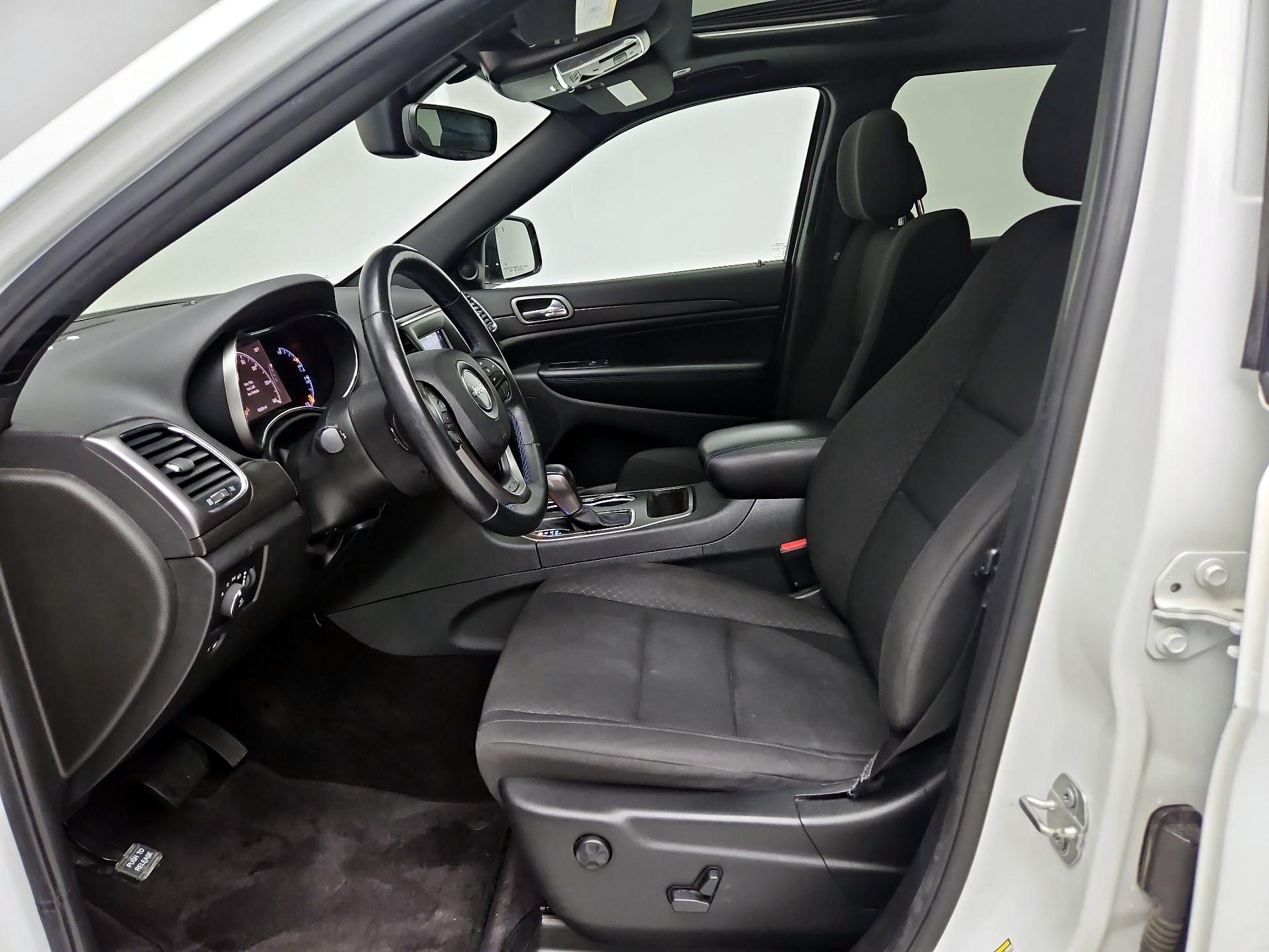 Thumbnail: 2018 Jeep Grand Cherokee - 11