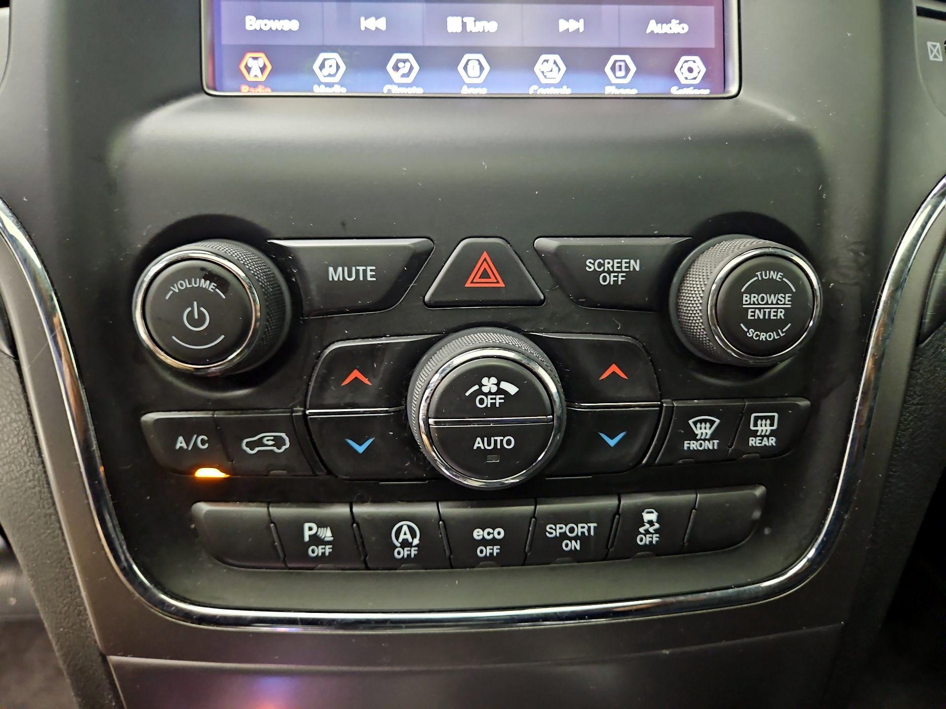 Thumbnail: 2018 Jeep Grand Cherokee - 16