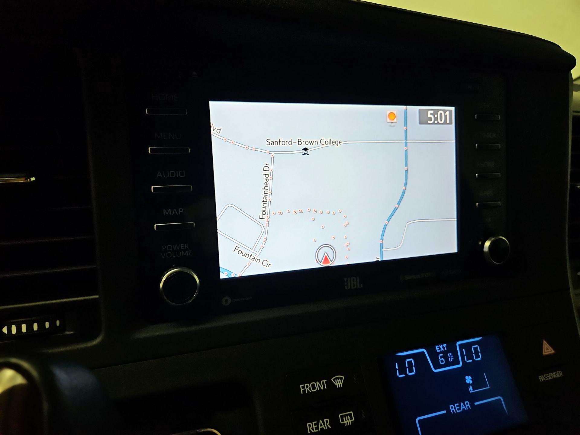 Thumbnail: 2020 Toyota Sienna - 14