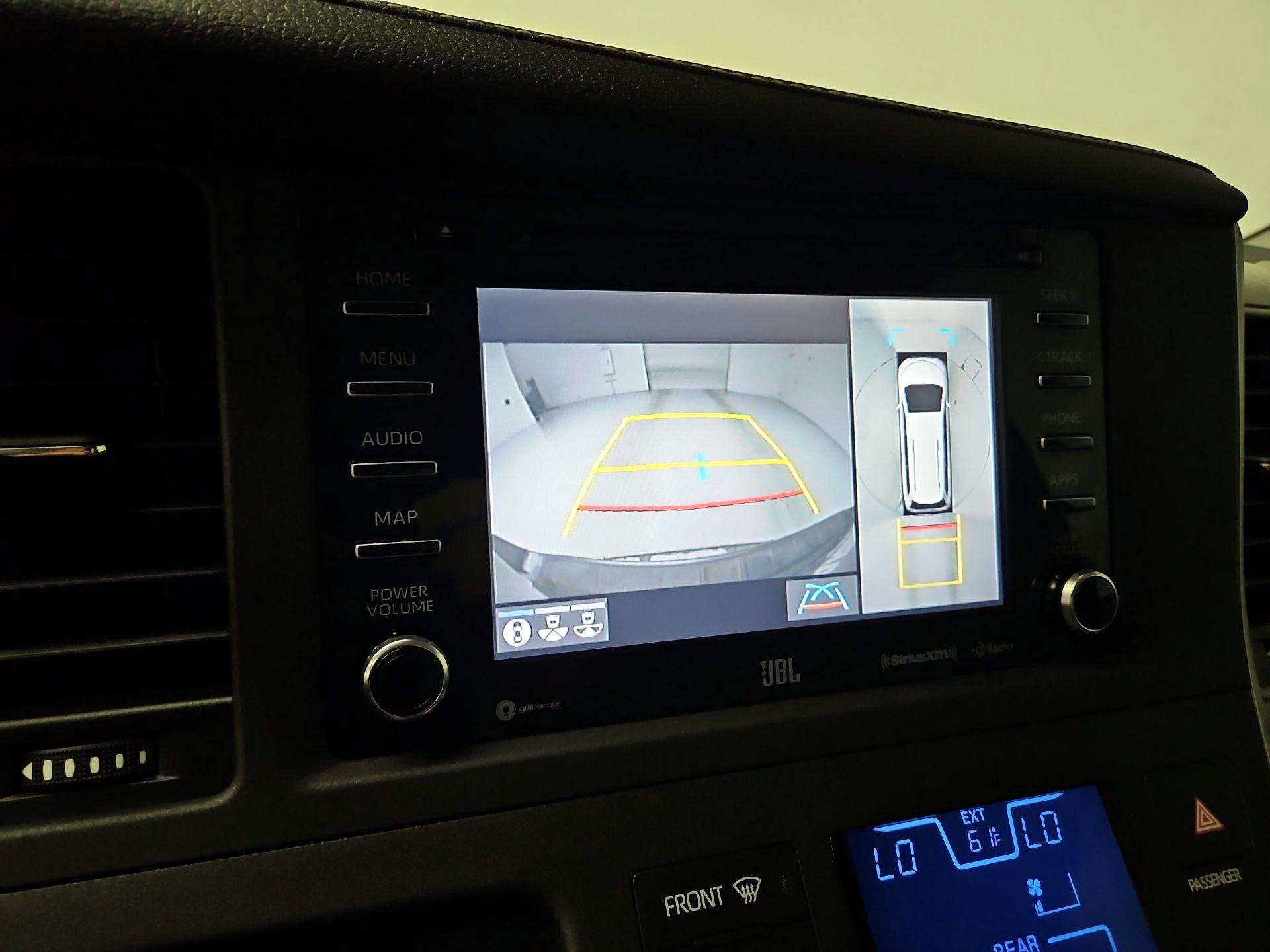 Thumbnail: 2020 Toyota Sienna - 15