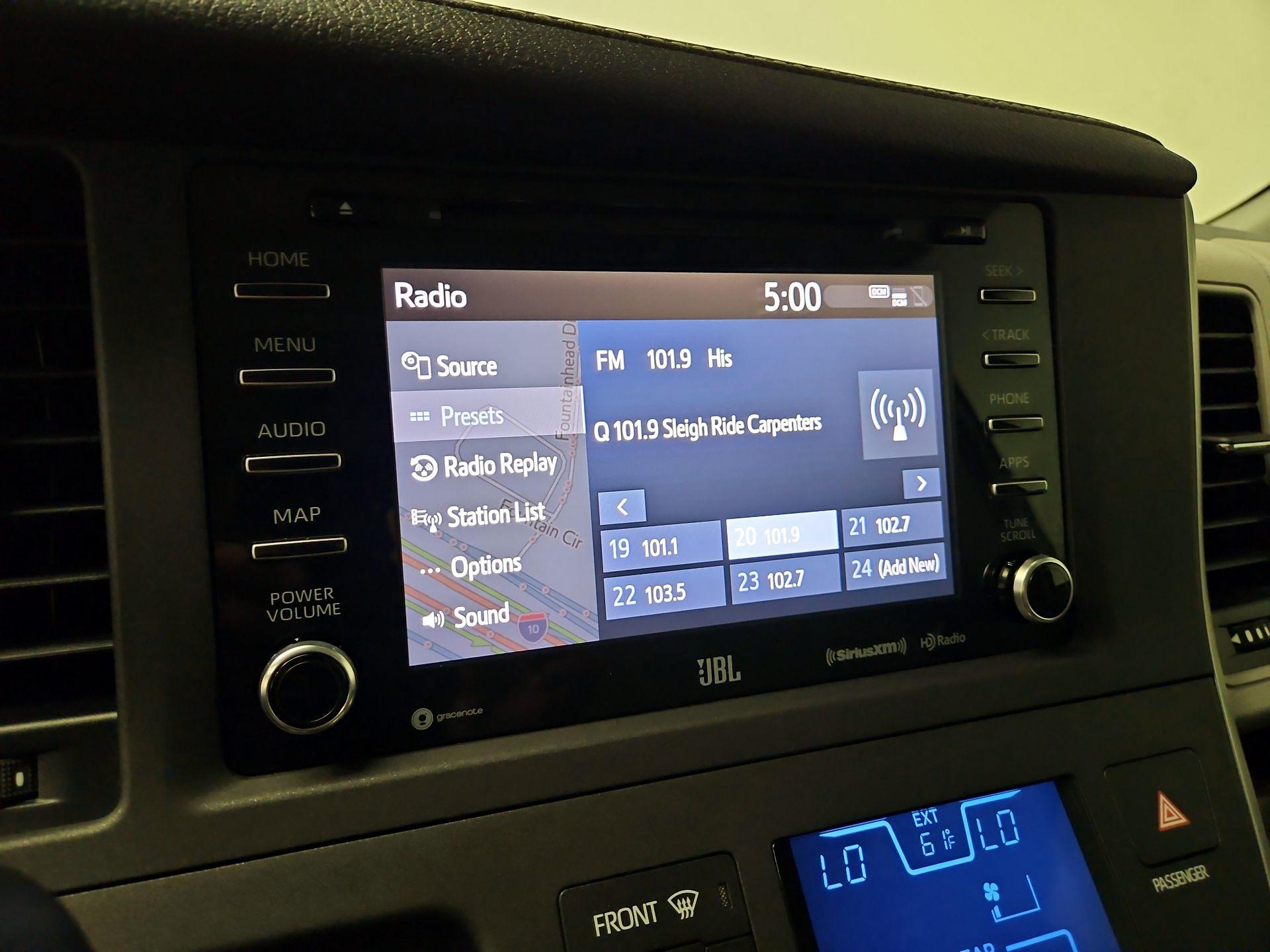 Thumbnail: 2020 Toyota Sienna - 16