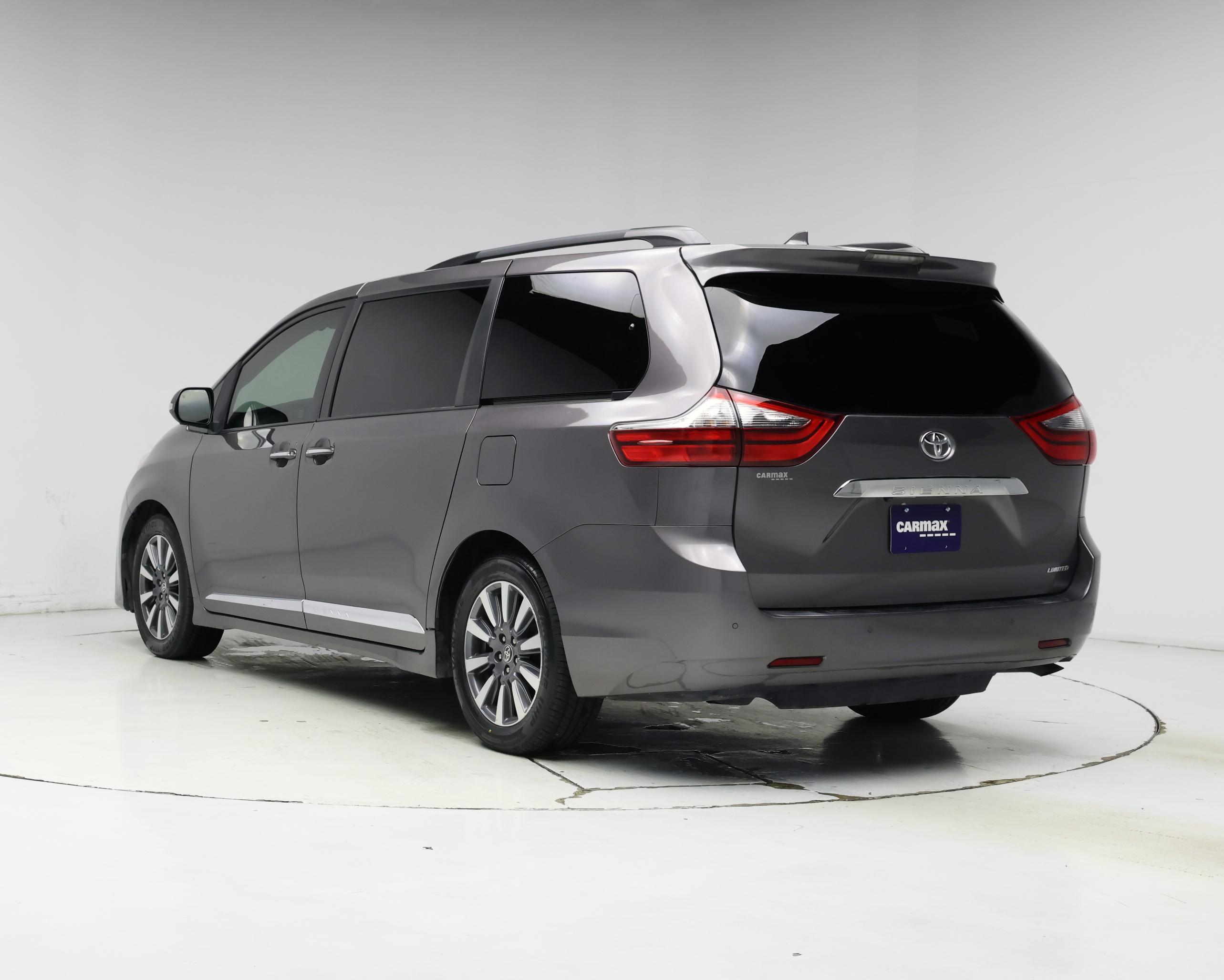 Thumbnail: 2020 Toyota Sienna - 2