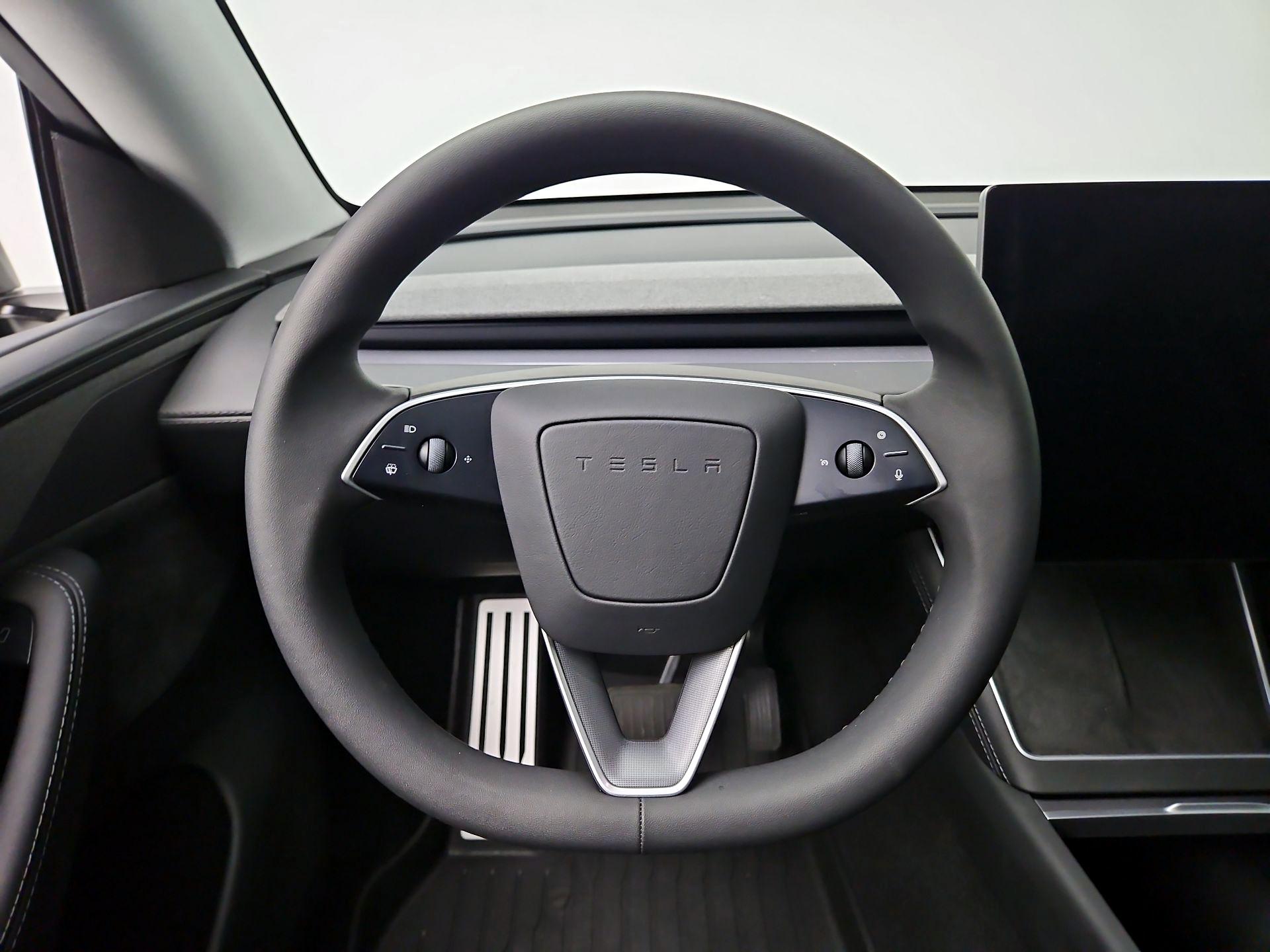 Thumbnail: 2026 Tesla Model Y - 10