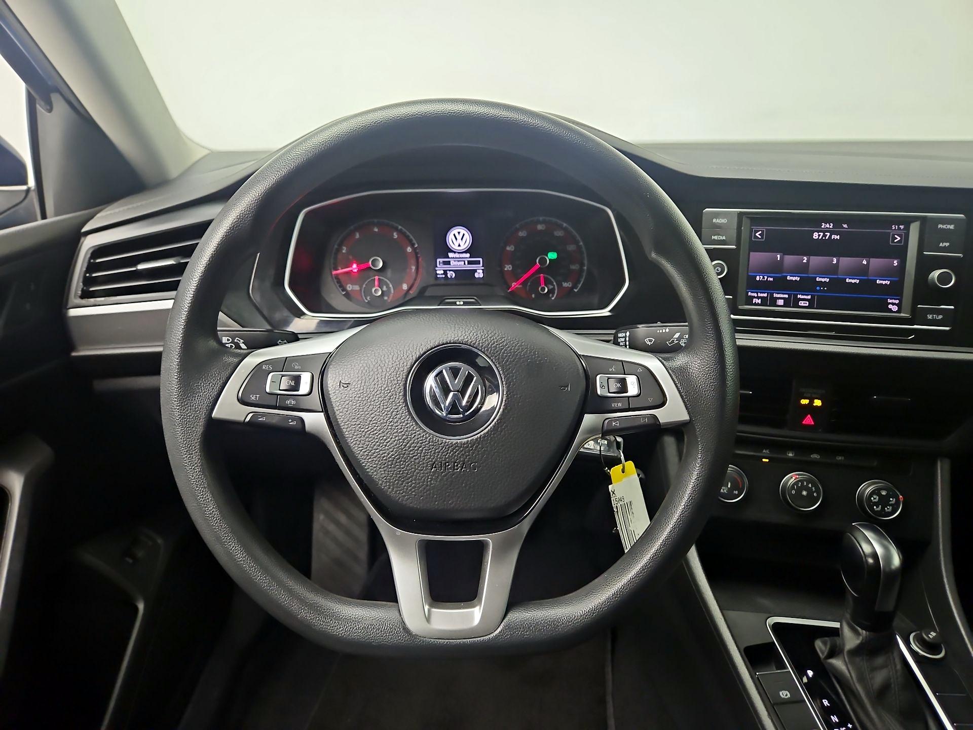 Thumbnail: 2019 Volkswagen Jetta - 10