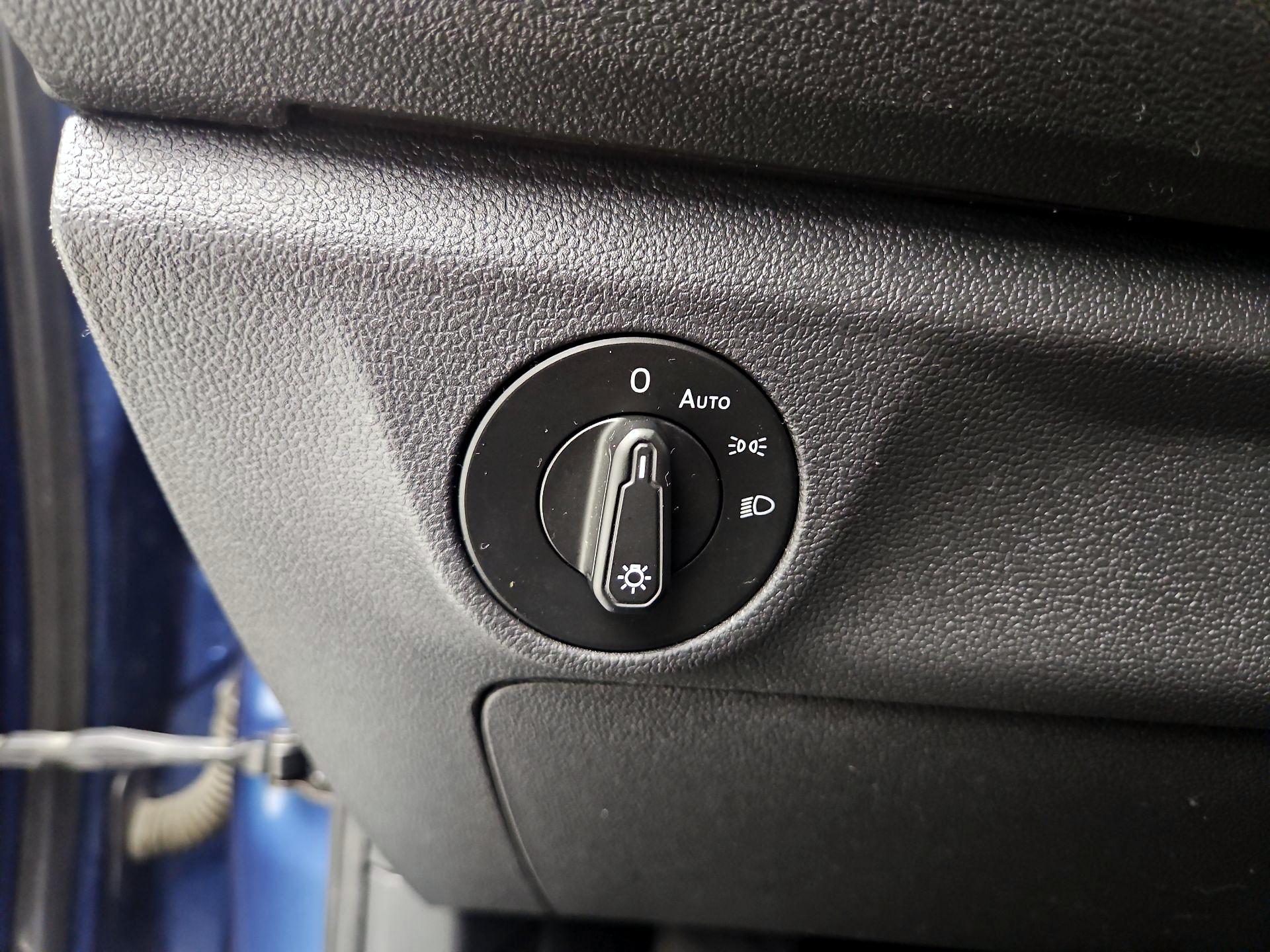 Thumbnail: 2019 Volkswagen Jetta - 13