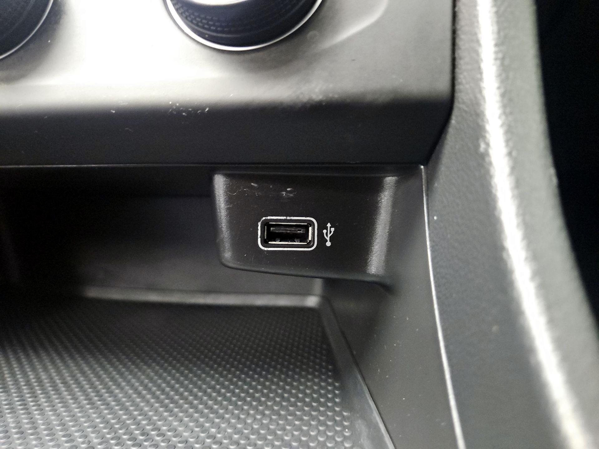 Thumbnail: 2019 Volkswagen Jetta - 18