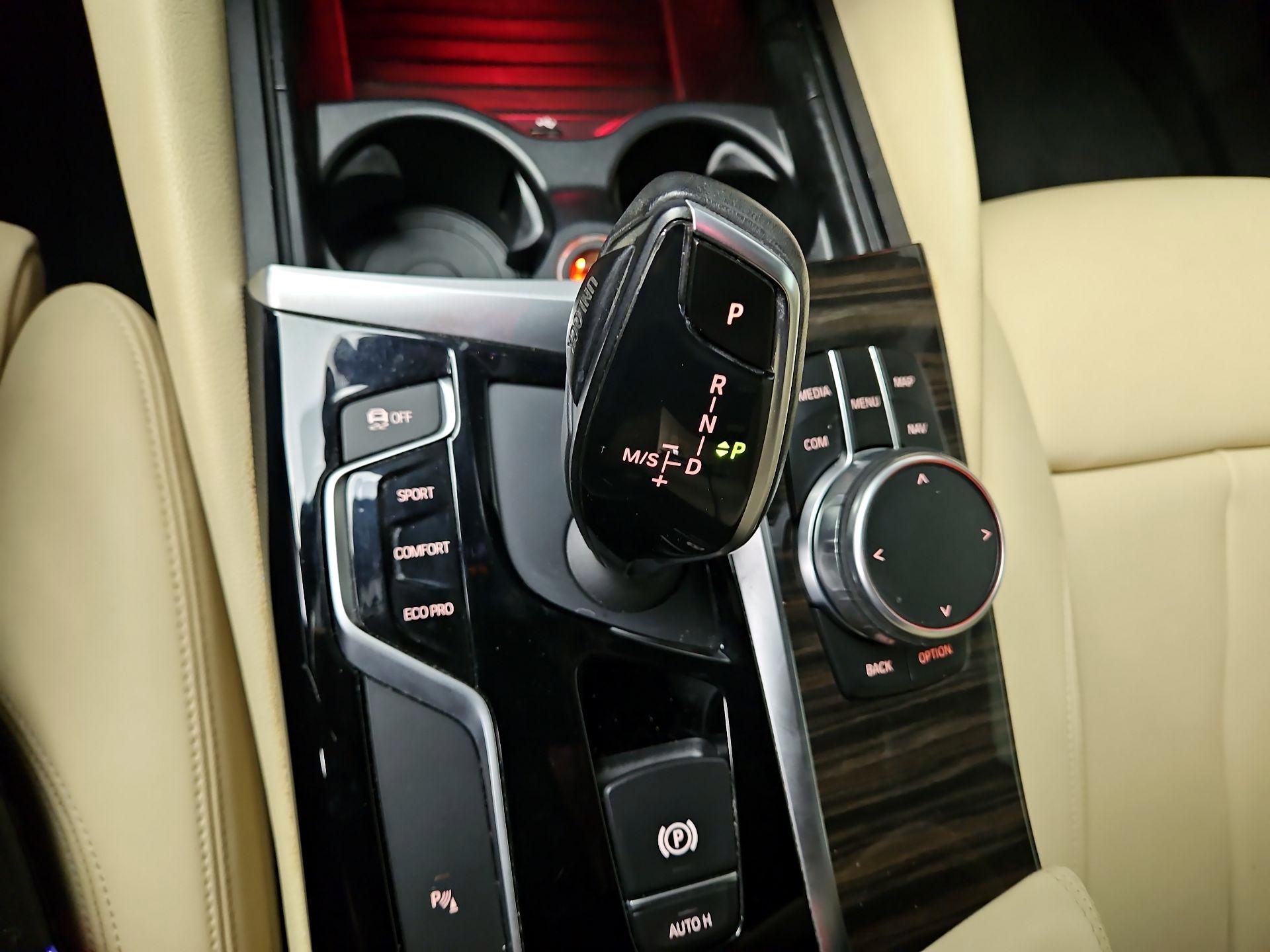 Thumbnail: 2018 BMW 5 Series - 17