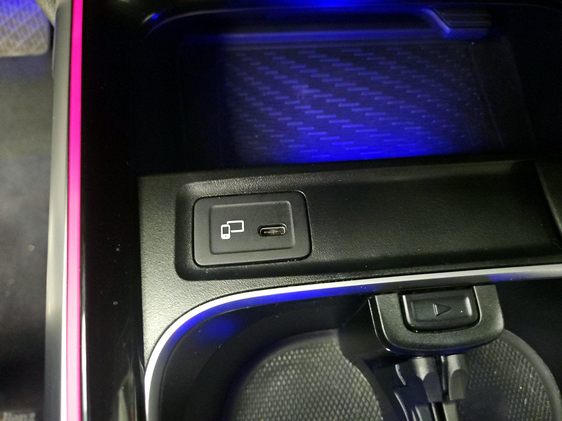 Thumbnail: 2021 Mercedes-Benz GLB - 19