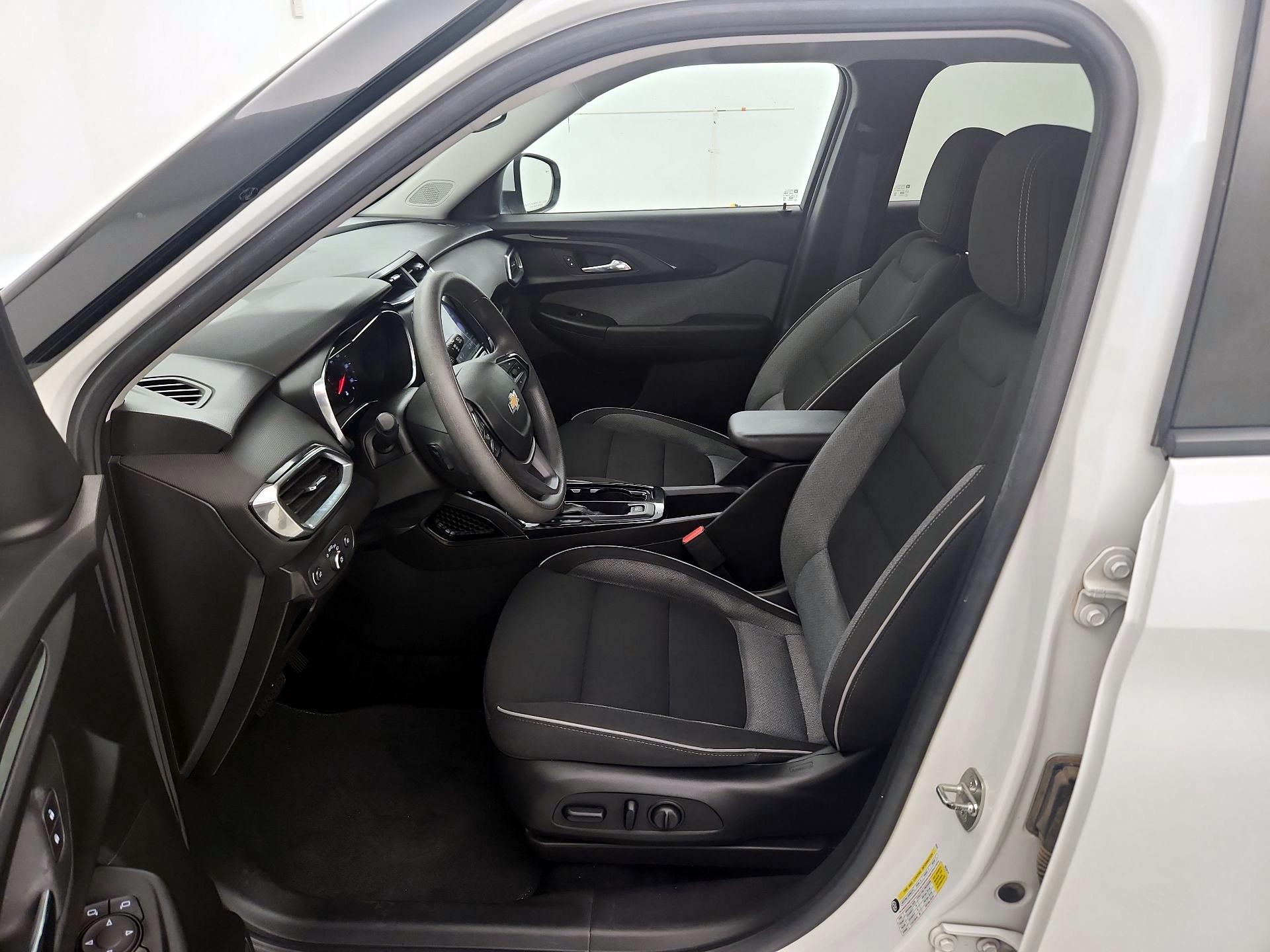 Thumbnail: 2023 Chevrolet TrailBlazer - 11