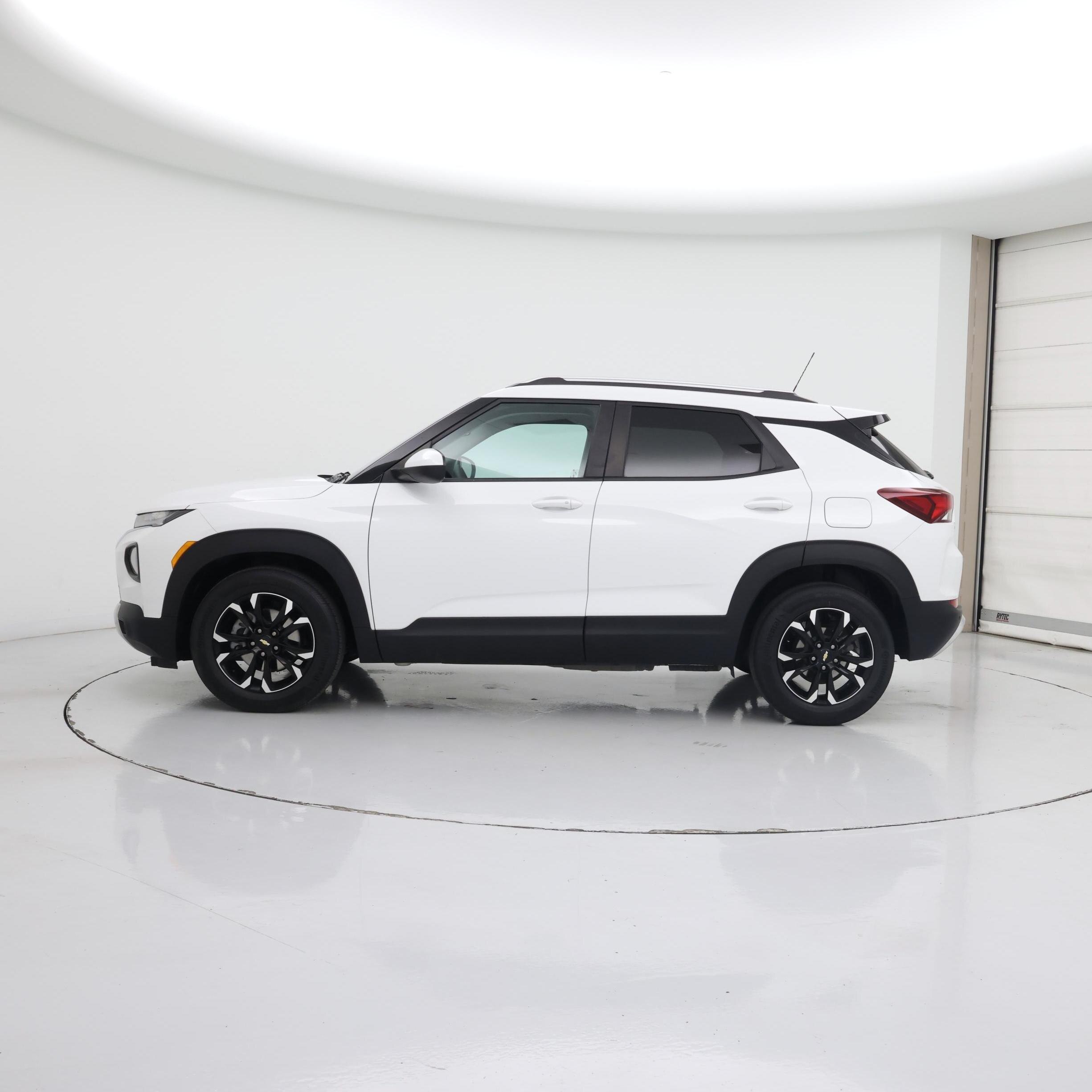 Thumbnail: 2023 Chevrolet TrailBlazer - 3