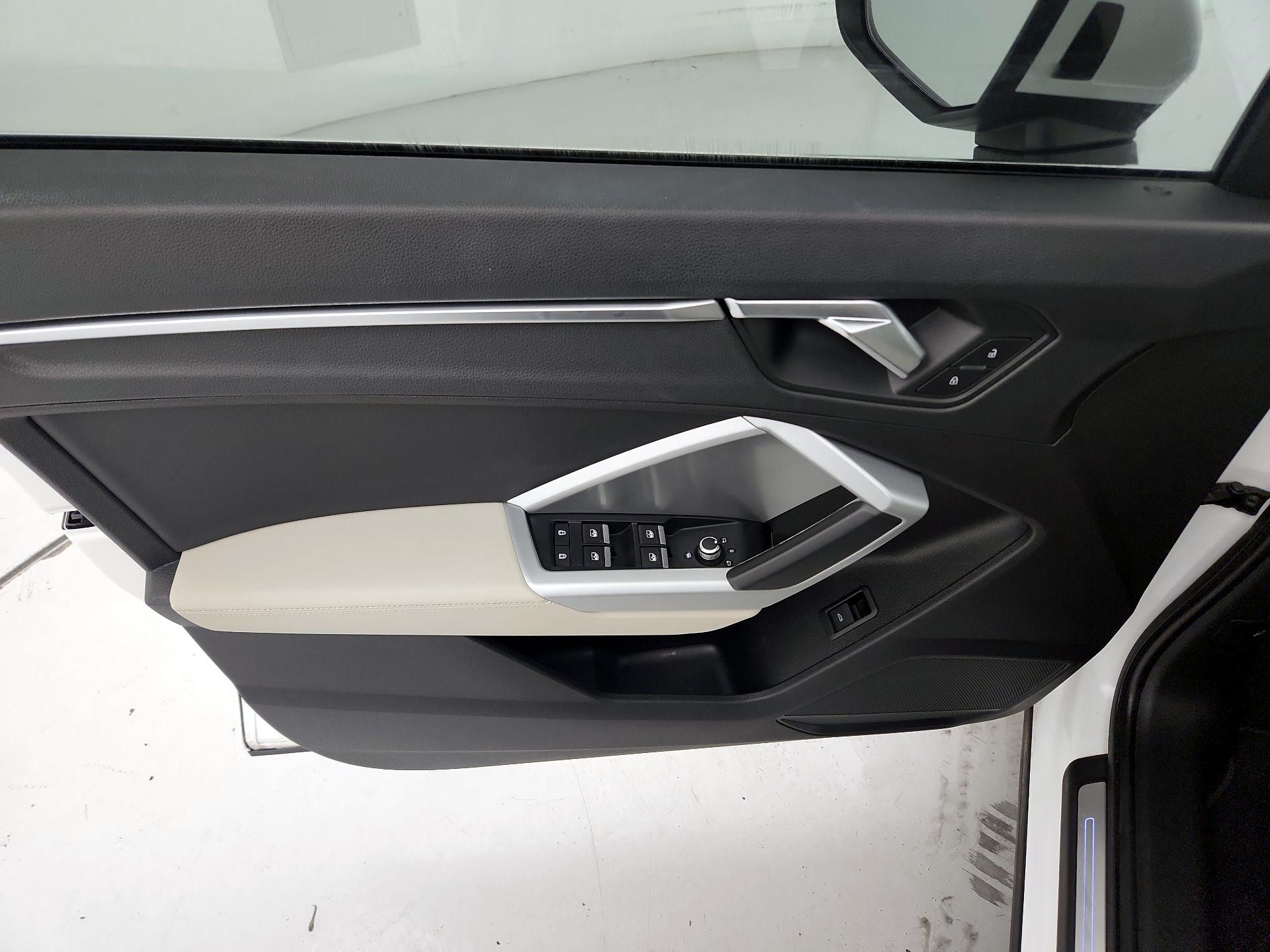 Thumbnail: 2020 Audi Q3 - 12