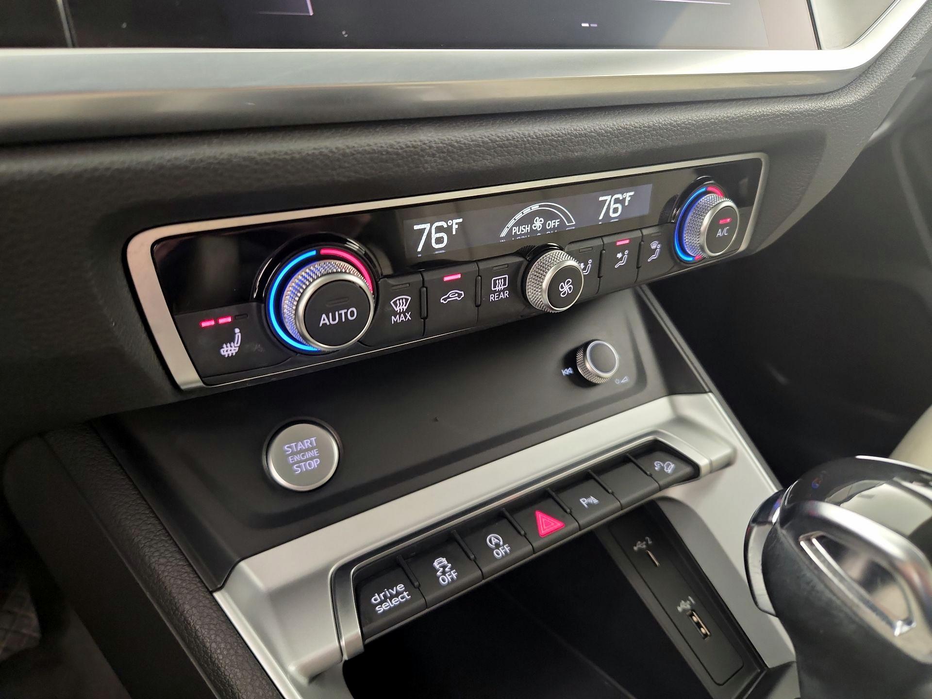 Thumbnail: 2020 Audi Q3 - 15