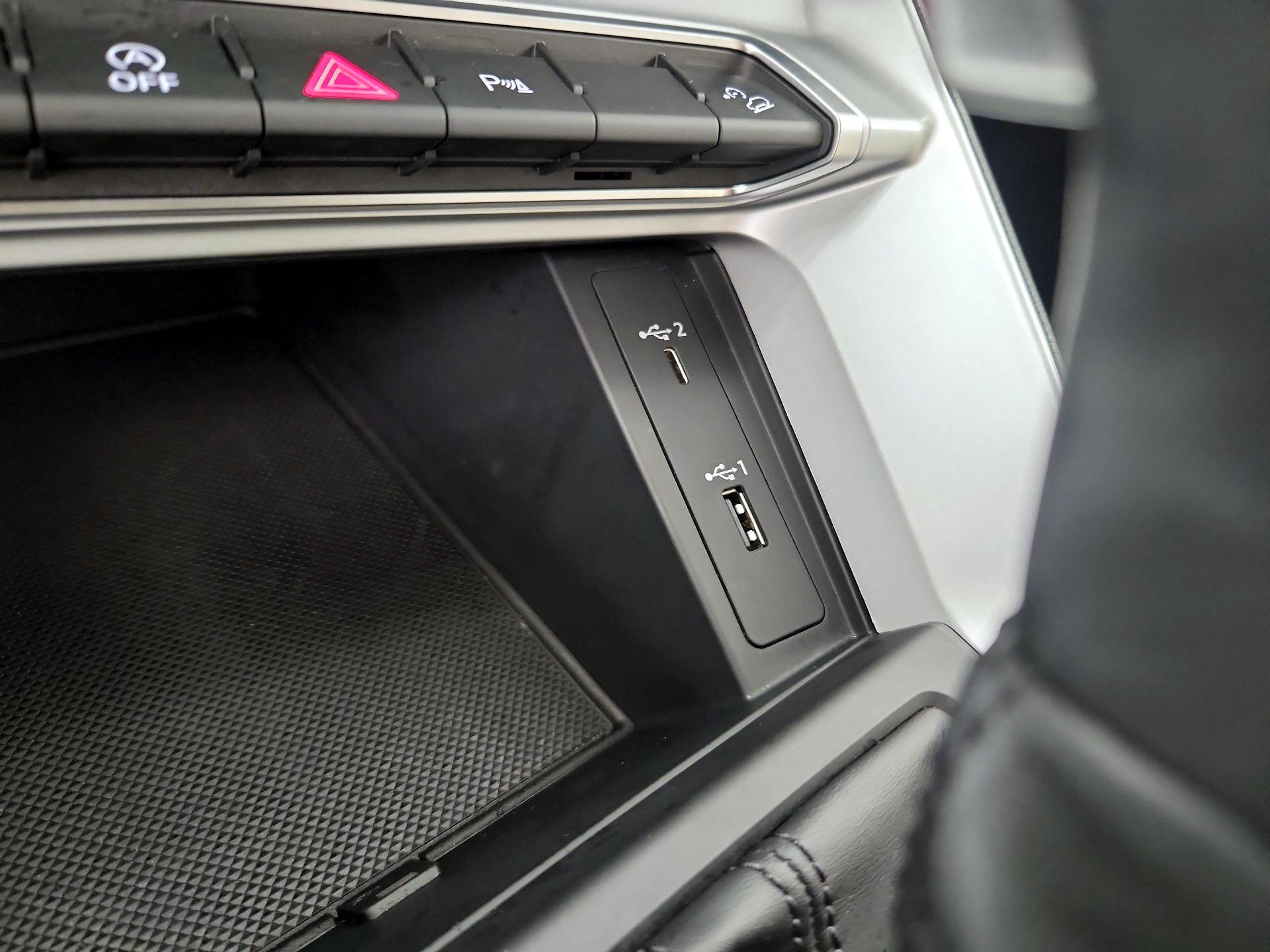 Thumbnail: 2020 Audi Q3 - 17