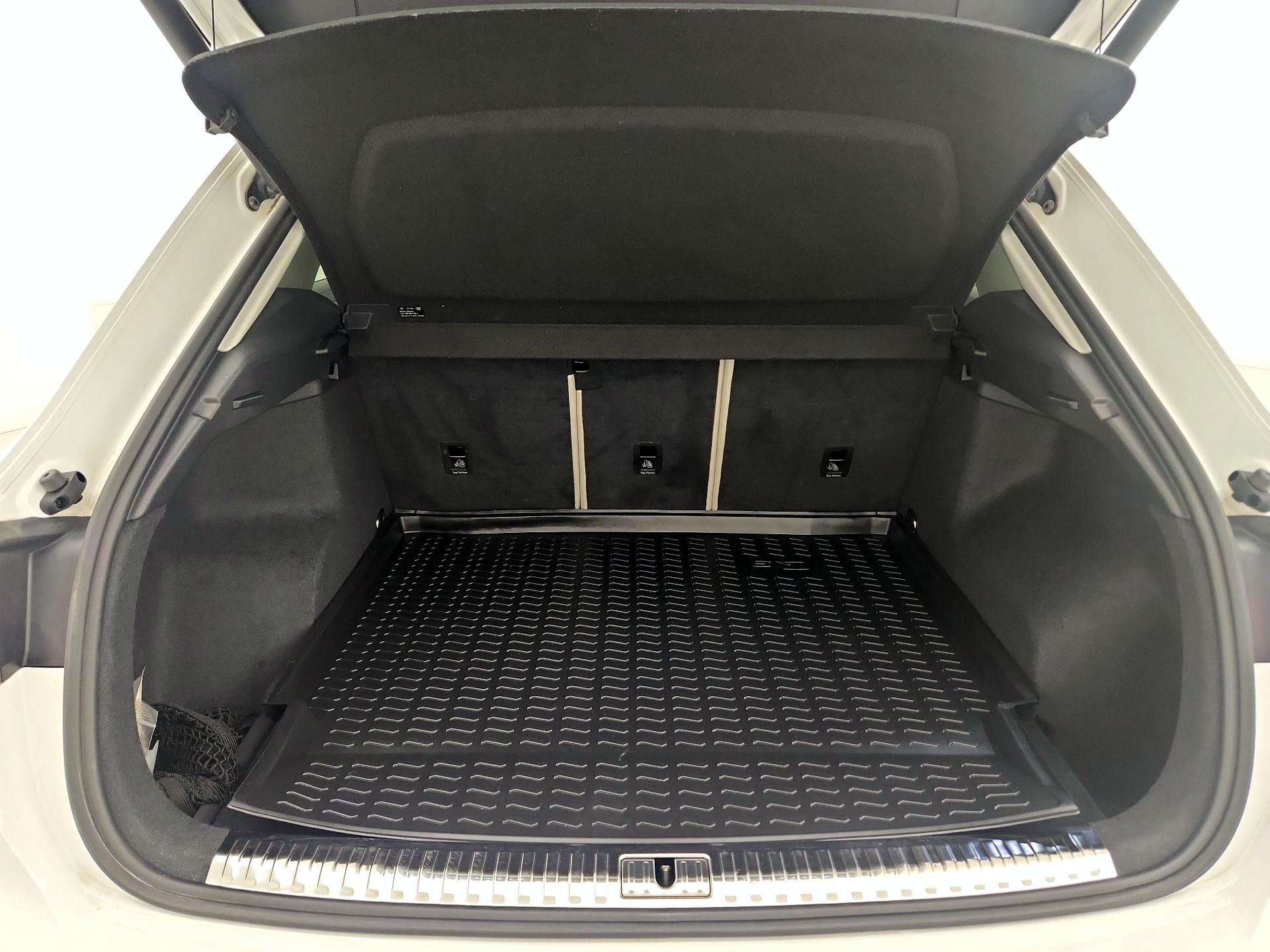 Thumbnail: 2020 Audi Q3 - 20