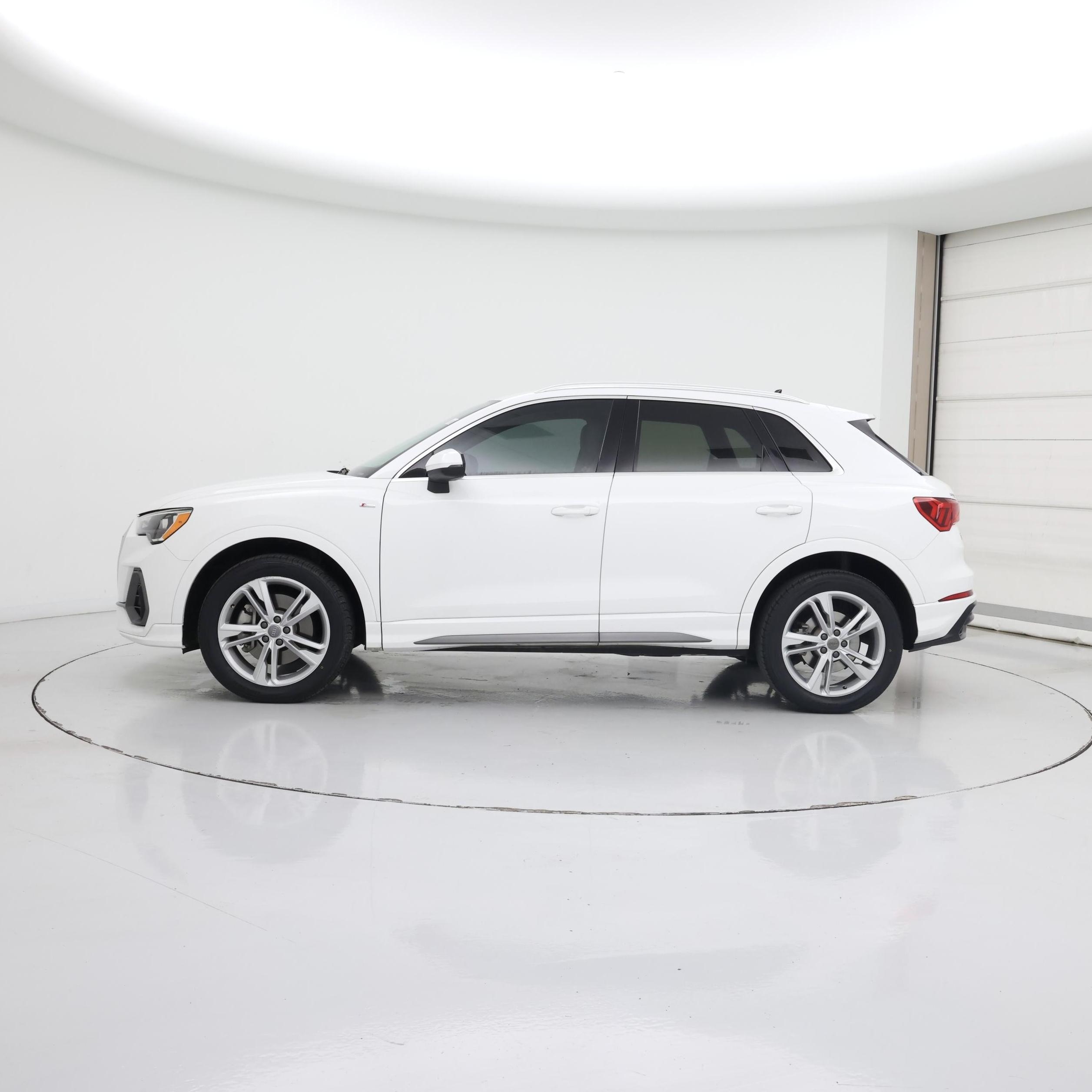 Thumbnail: 2020 Audi Q3 - 3