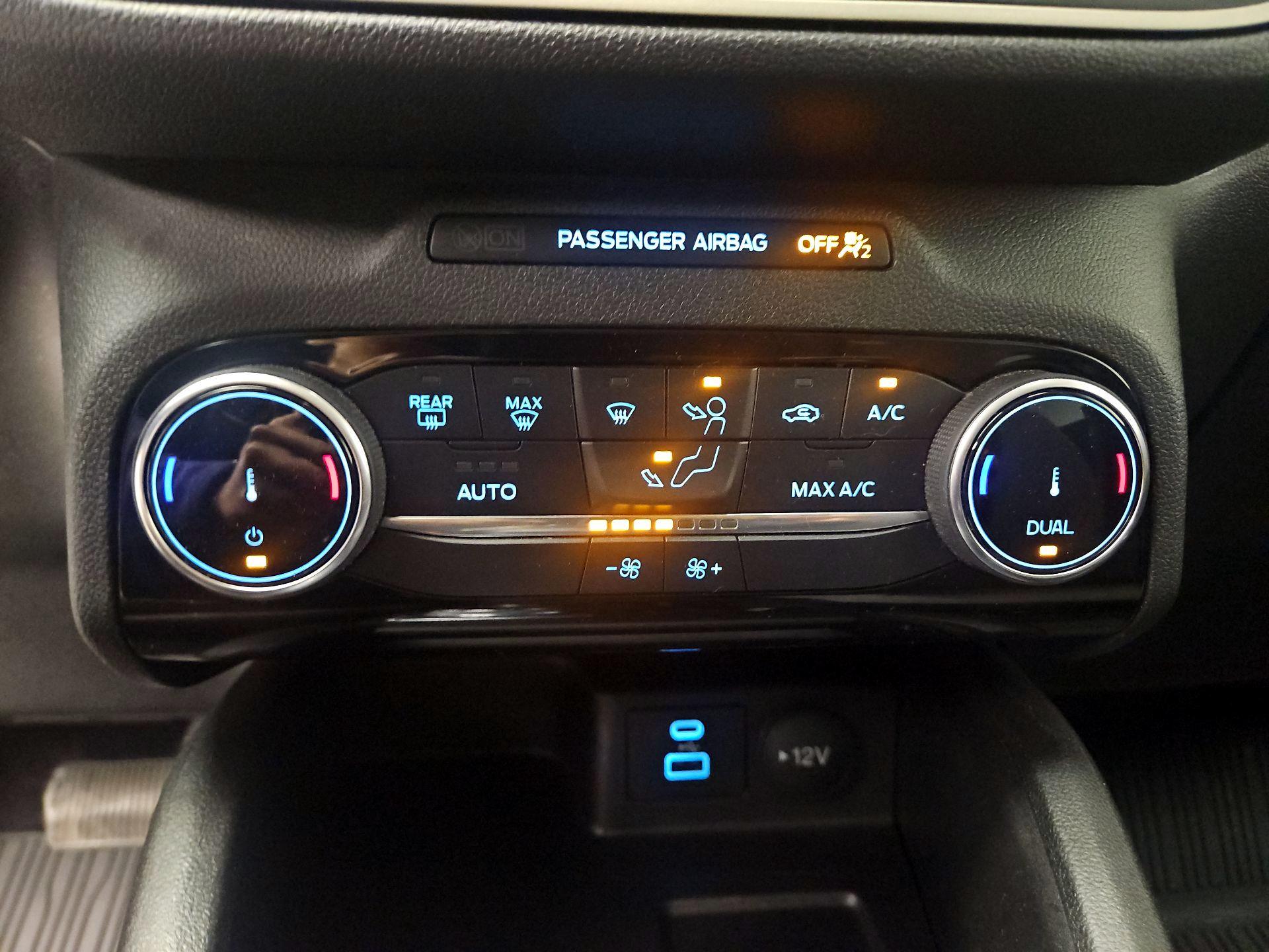 Thumbnail: 2022 Ford Escape - 17