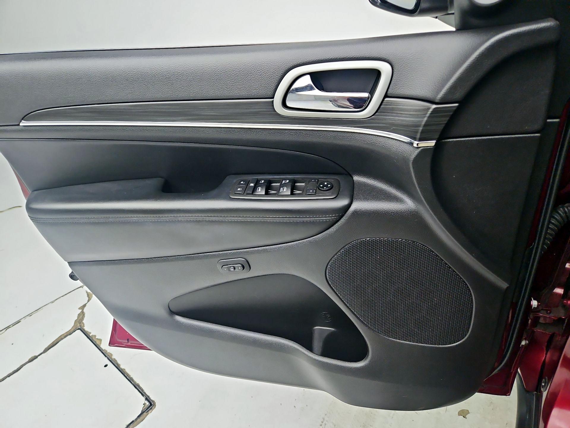 Thumbnail: 2021 Jeep Grand Cherokee - 12