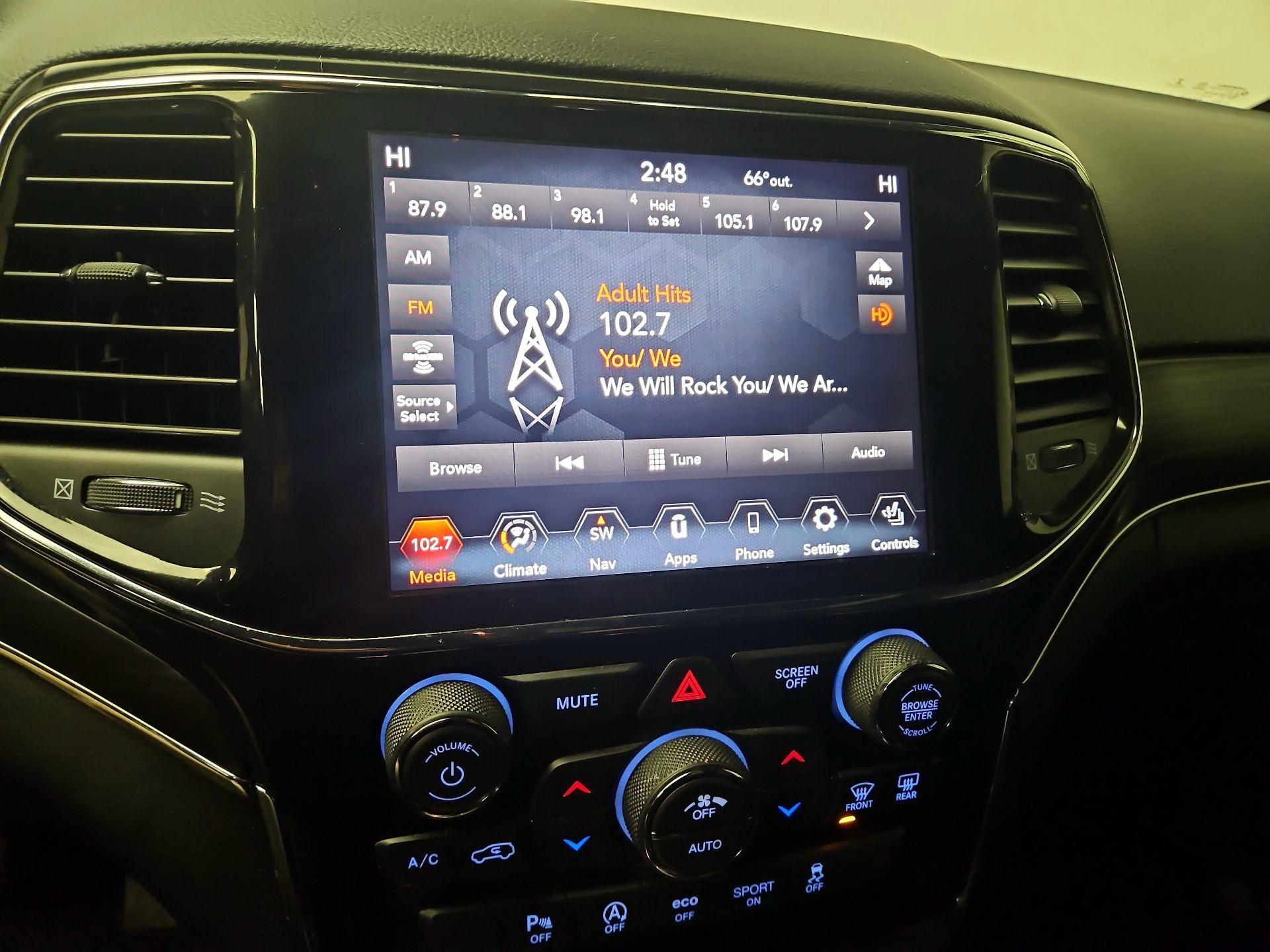 Thumbnail: 2021 Jeep Grand Cherokee - 16