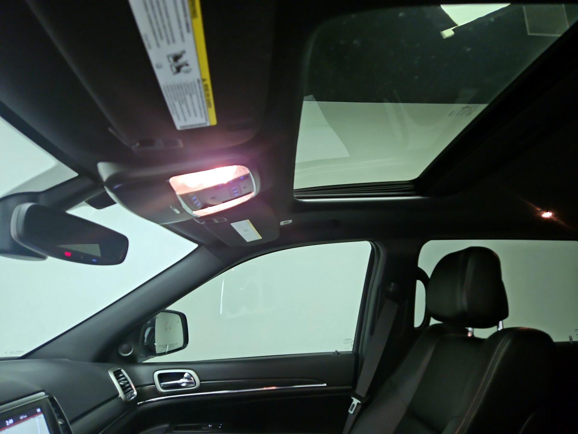 Thumbnail: 2021 Jeep Grand Cherokee - 20