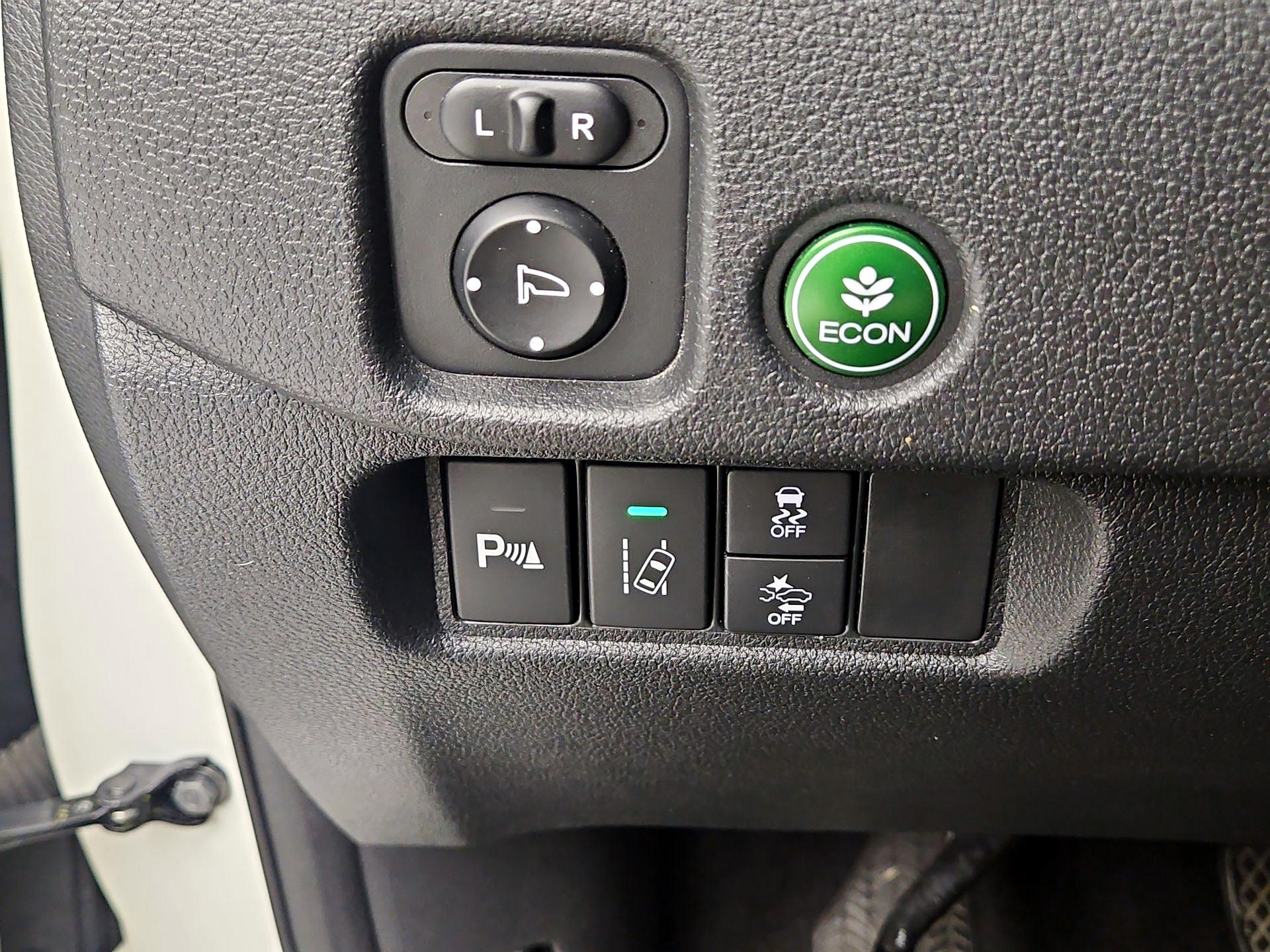 Thumbnail: 2016 Honda Pilot - 13