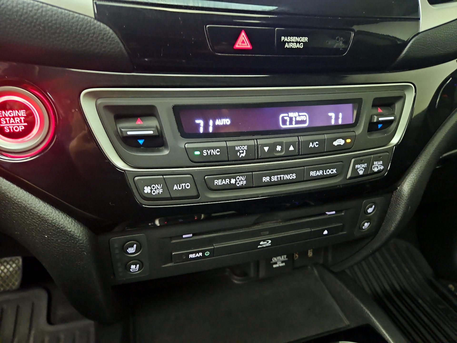 Thumbnail: 2016 Honda Pilot - 17