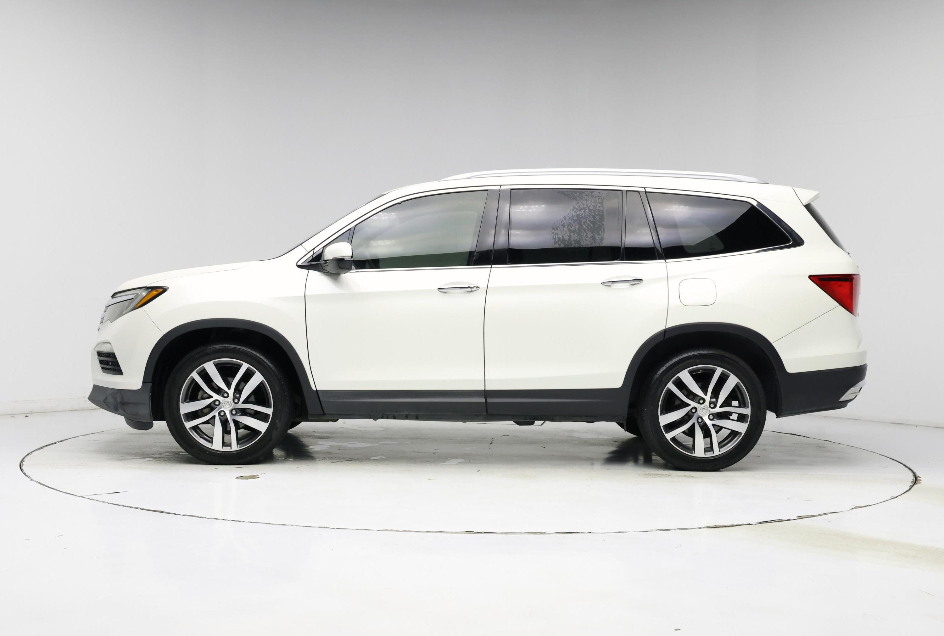 Thumbnail: 2016 Honda Pilot - 3