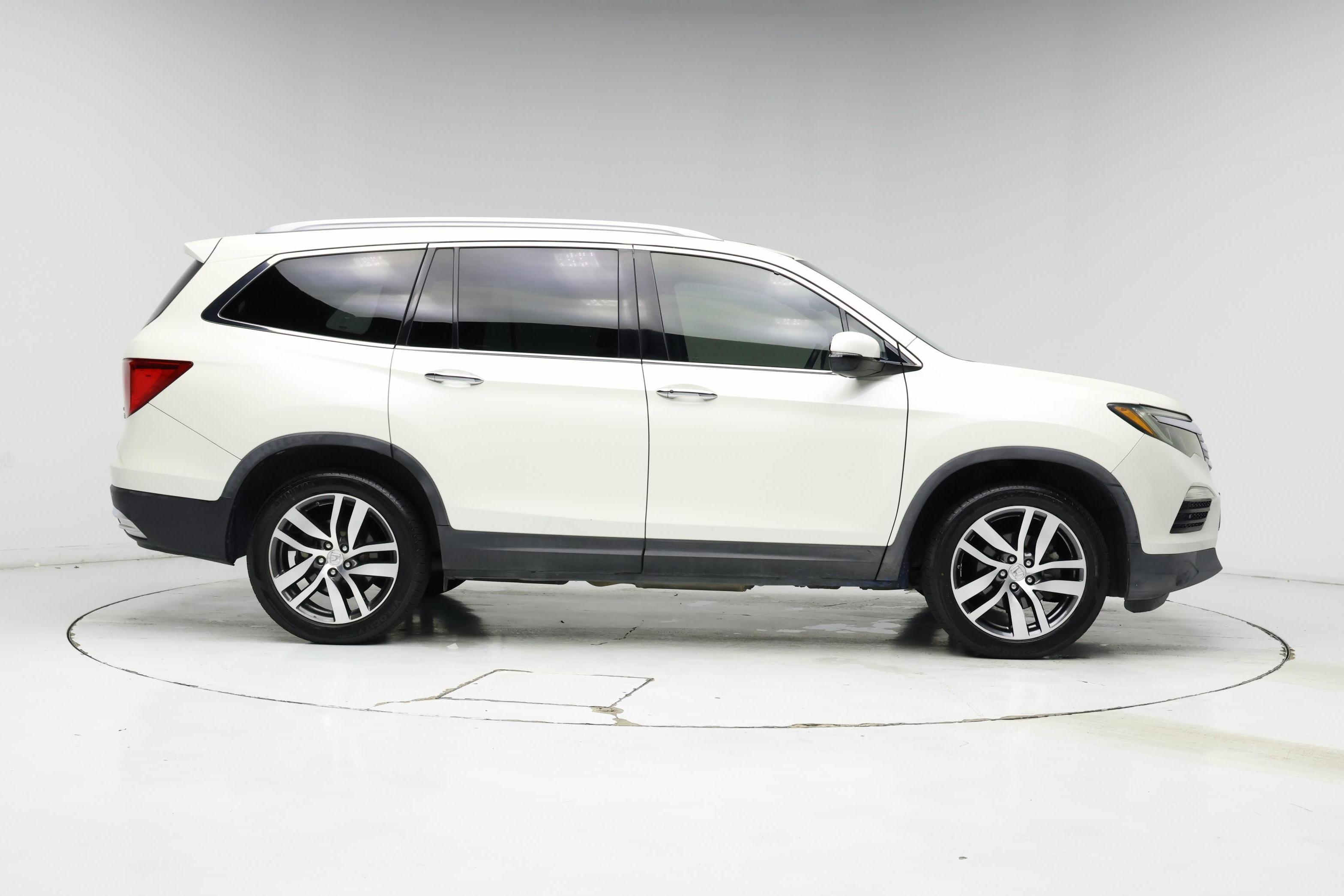 Thumbnail: 2016 Honda Pilot - 7