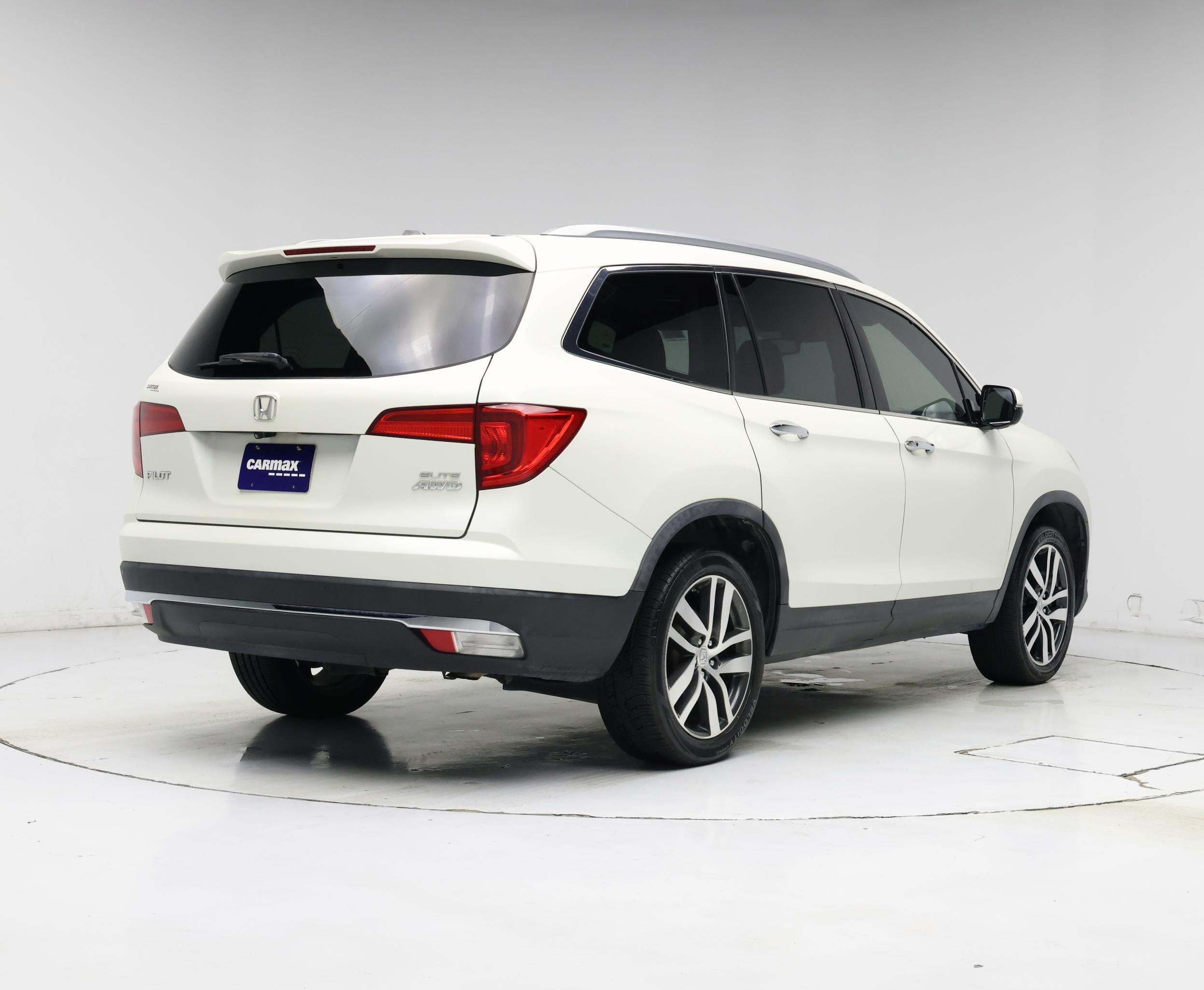 Thumbnail: 2016 Honda Pilot - 8