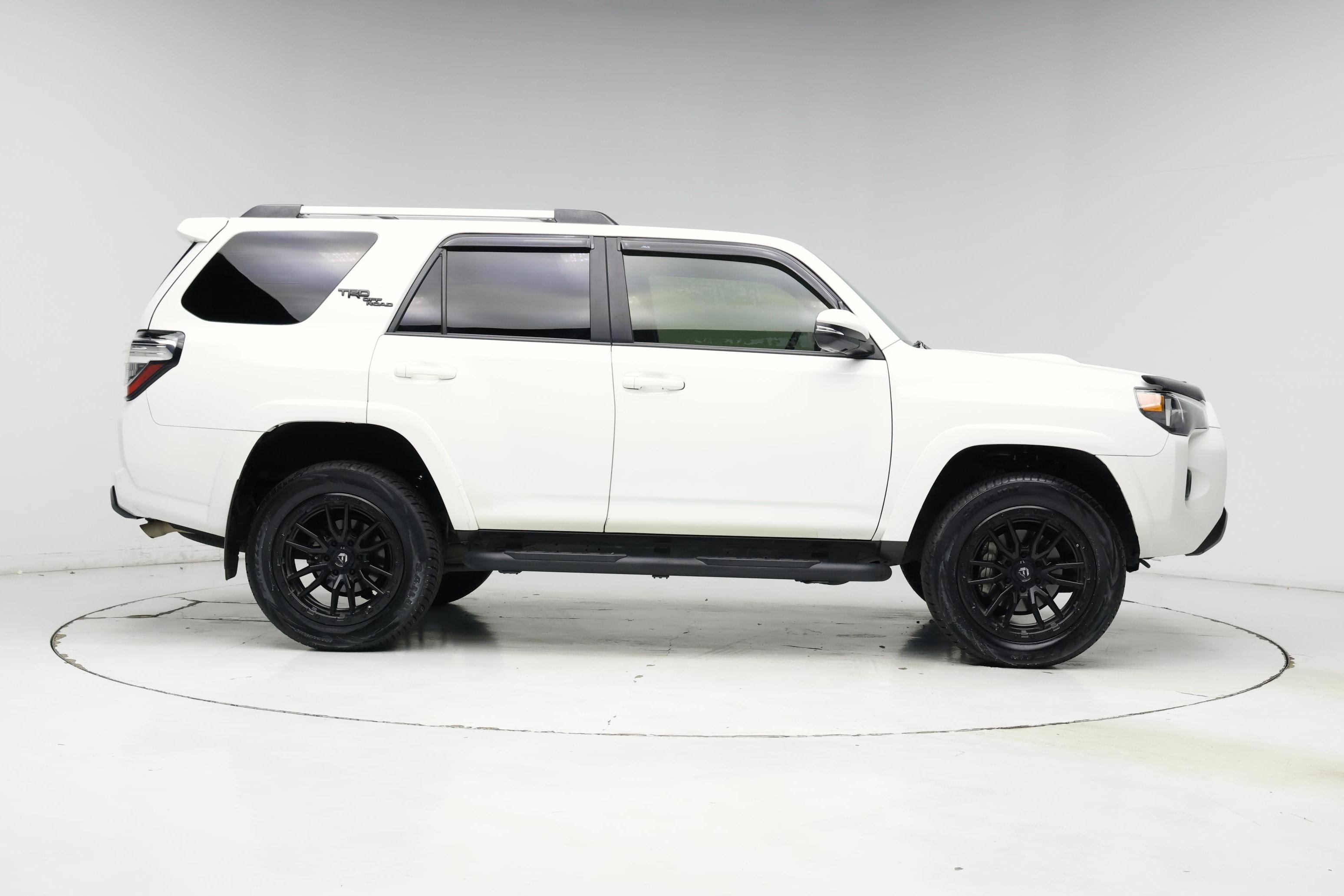 Thumbnail: 2020 Toyota 4Runner - 7