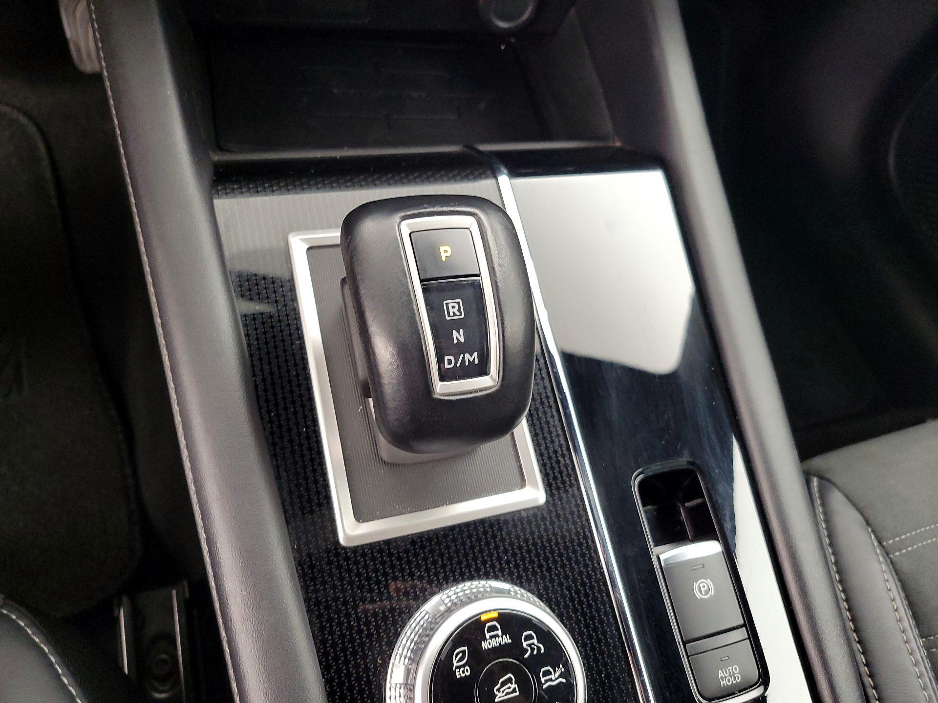 Thumbnail: 2023 Mitsubishi Outlander - 18