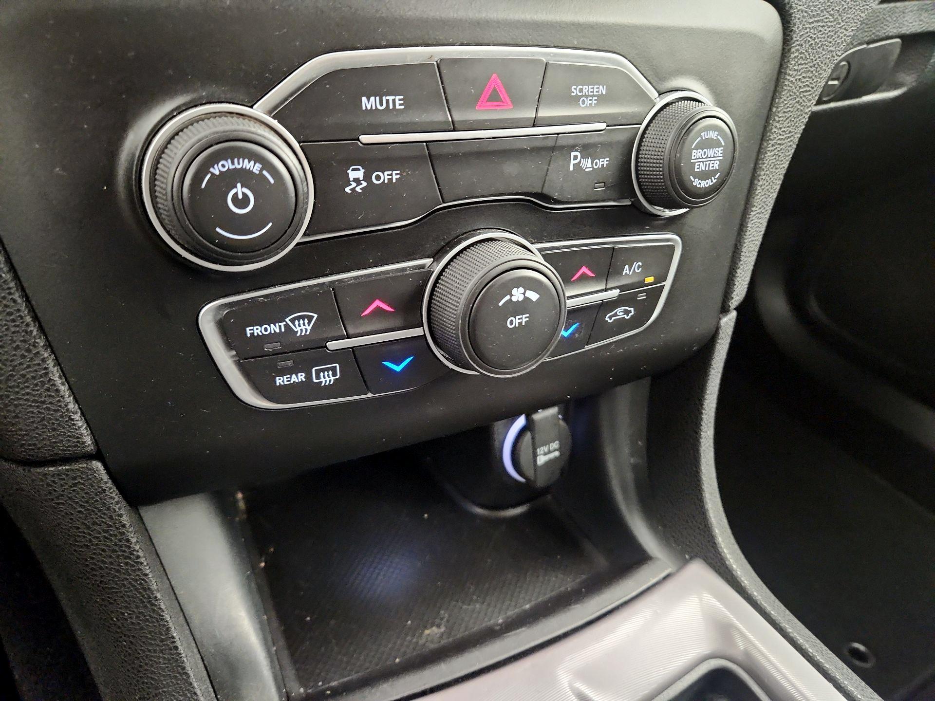 Thumbnail: 2022 Dodge Charger - 16