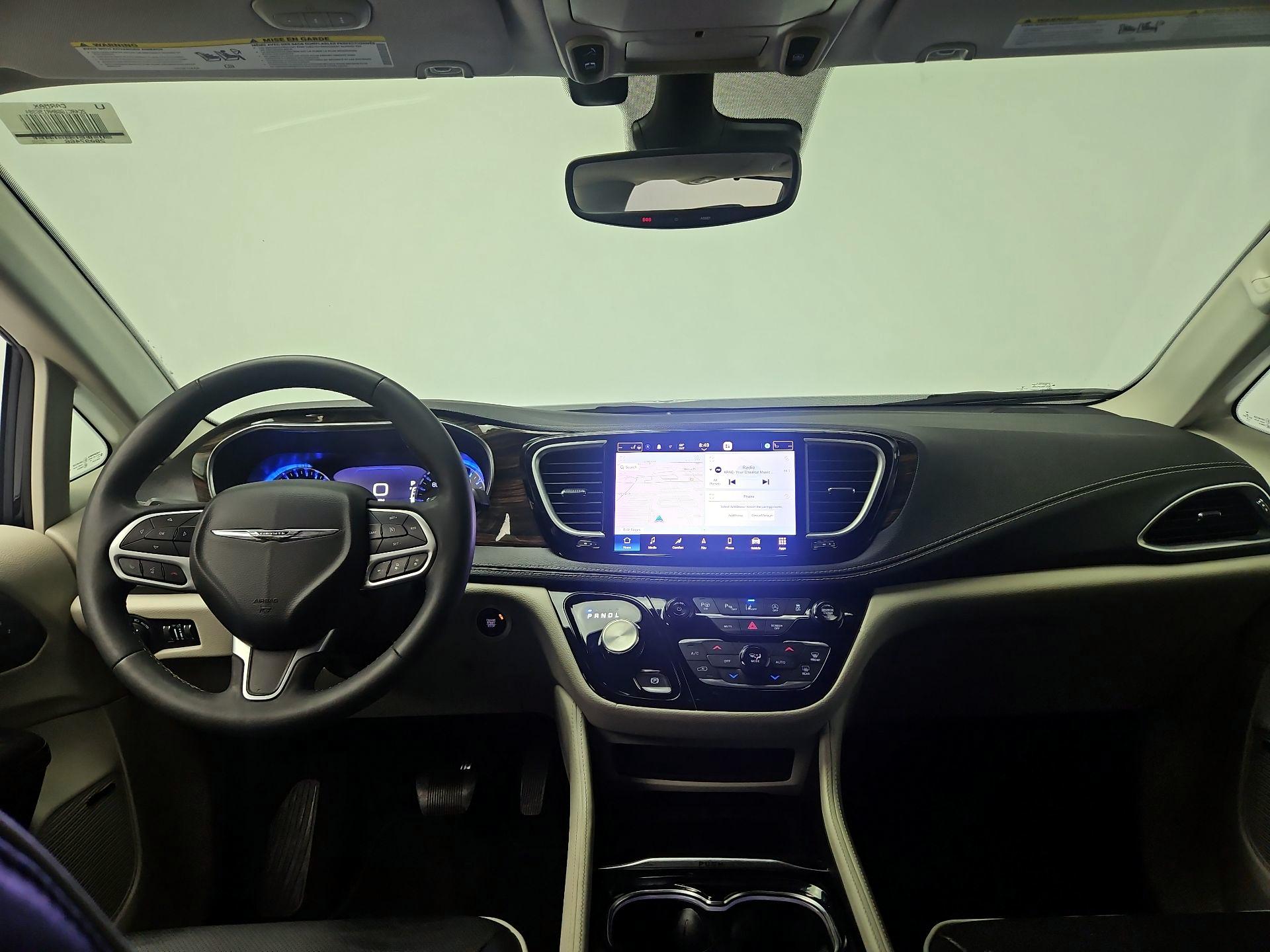 Thumbnail: 2022 Chrysler Pacifica - 9