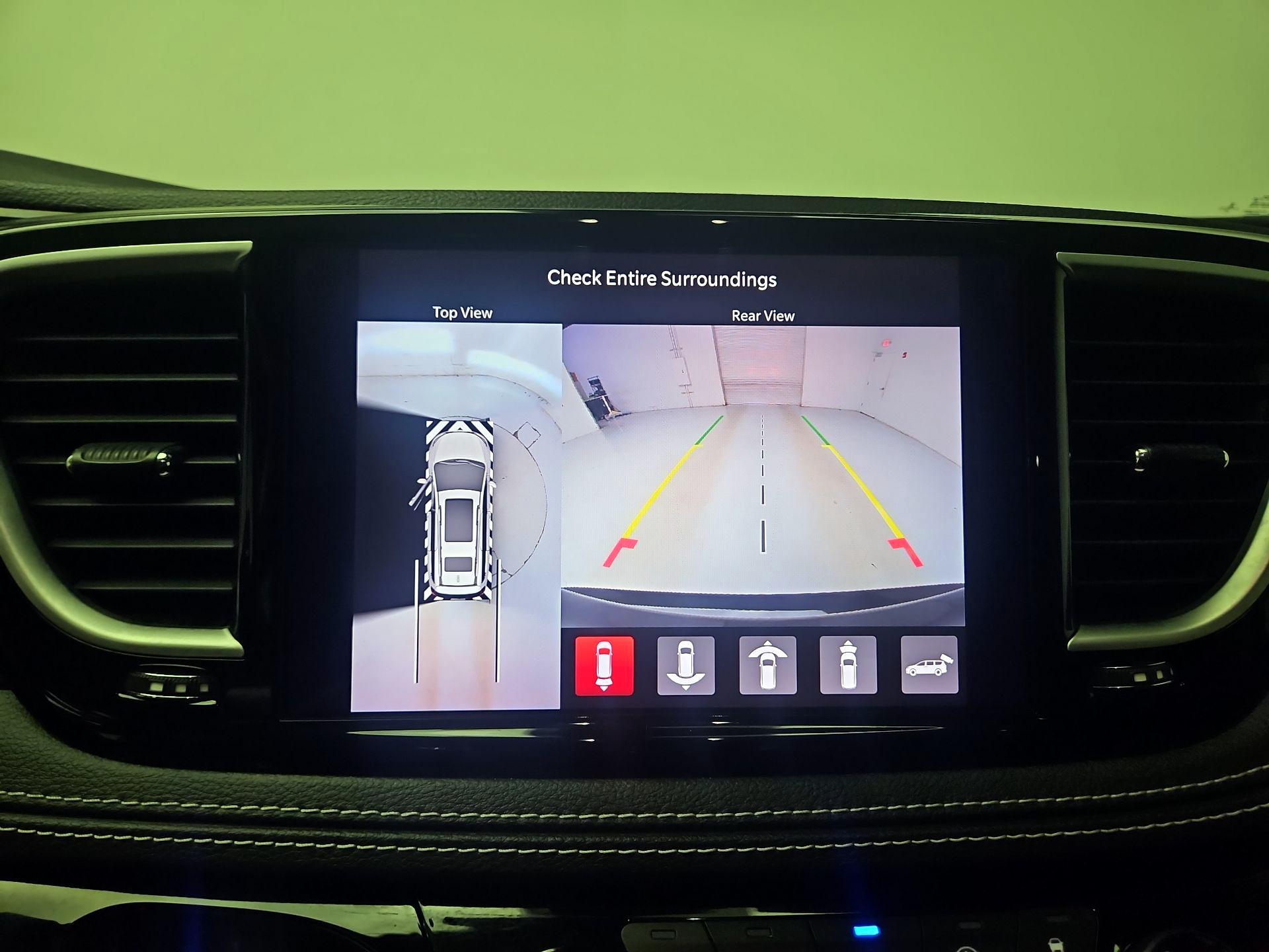 Thumbnail: 2022 Chrysler Pacifica - 15