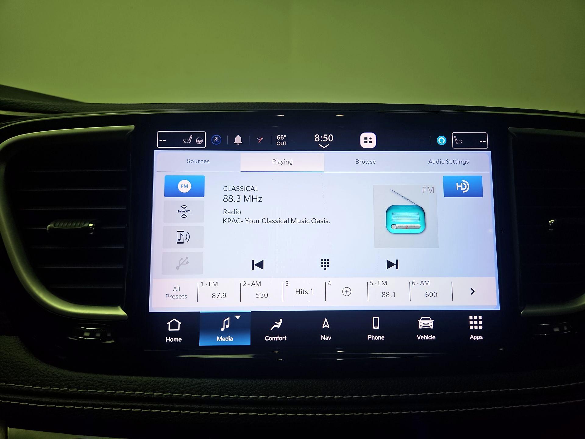 Thumbnail: 2022 Chrysler Pacifica - 16