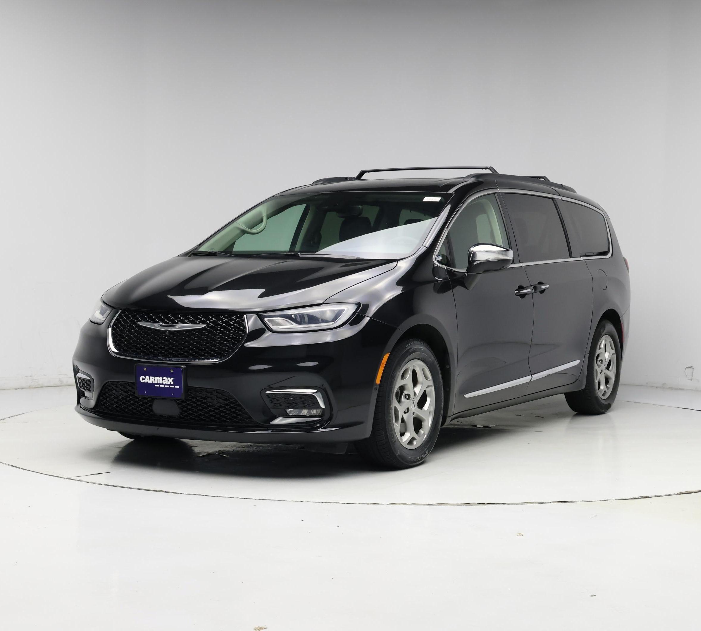 Thumbnail: 2022 Chrysler Pacifica - 4