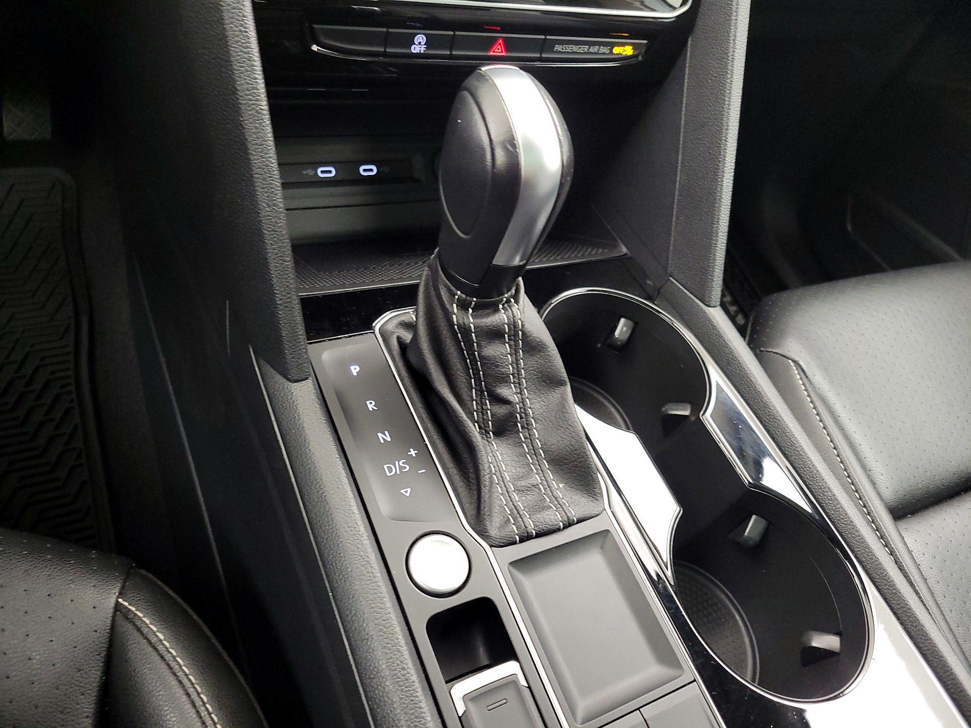 Thumbnail: 2022 Volkswagen Atlas - 17