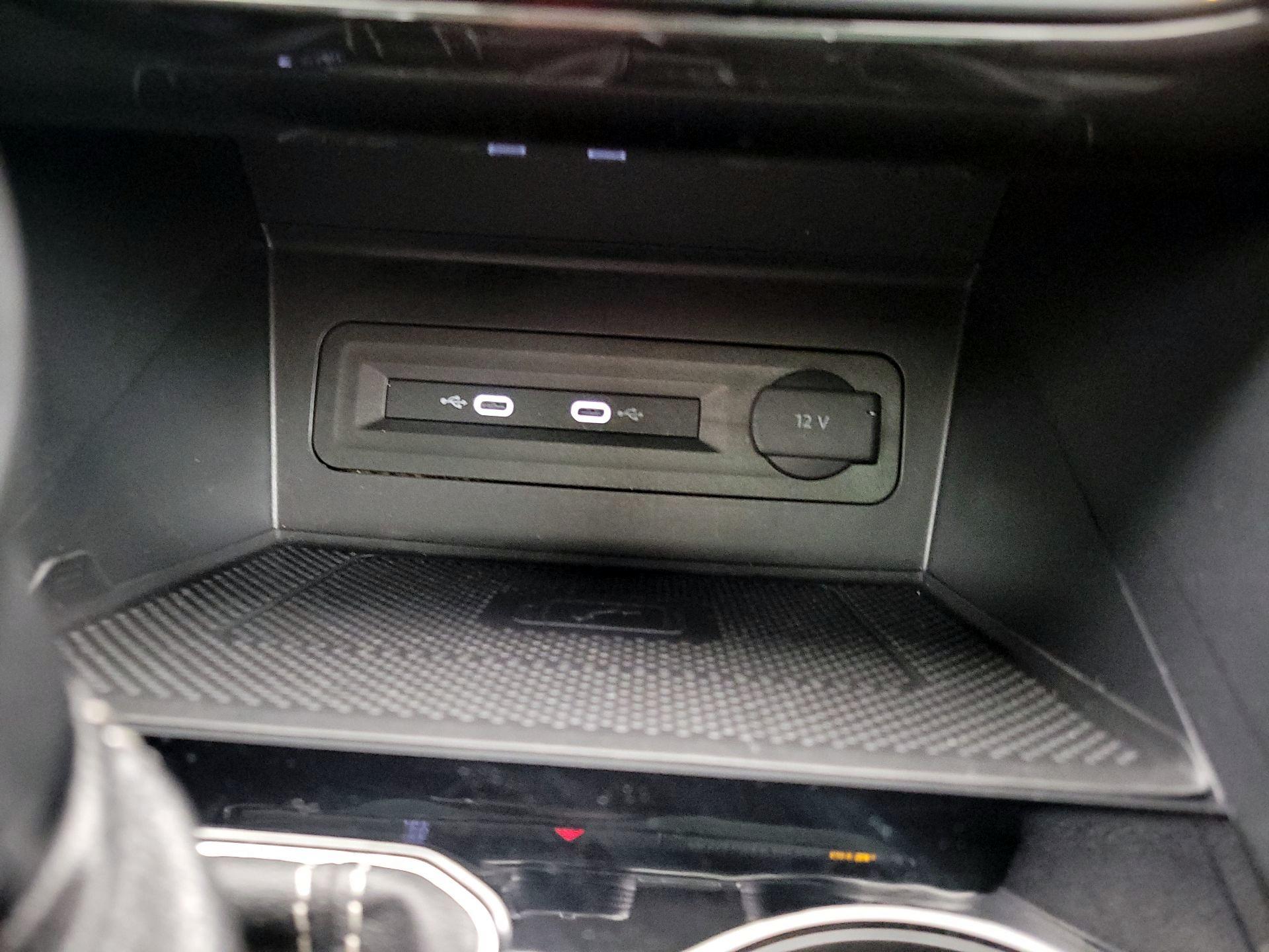 Thumbnail: 2022 Volkswagen Atlas - 18