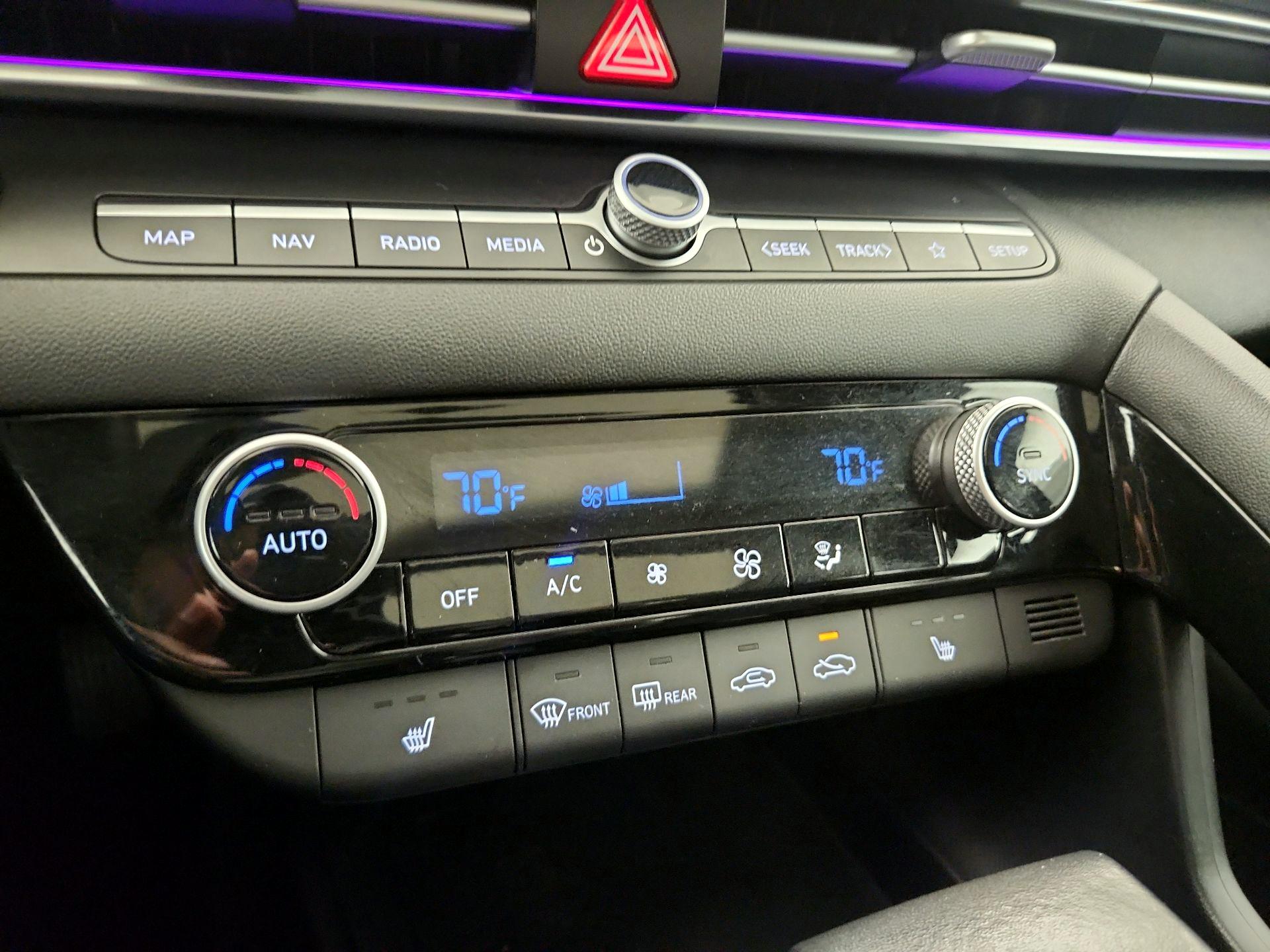 Thumbnail: 2023 Hyundai Elantra - 17