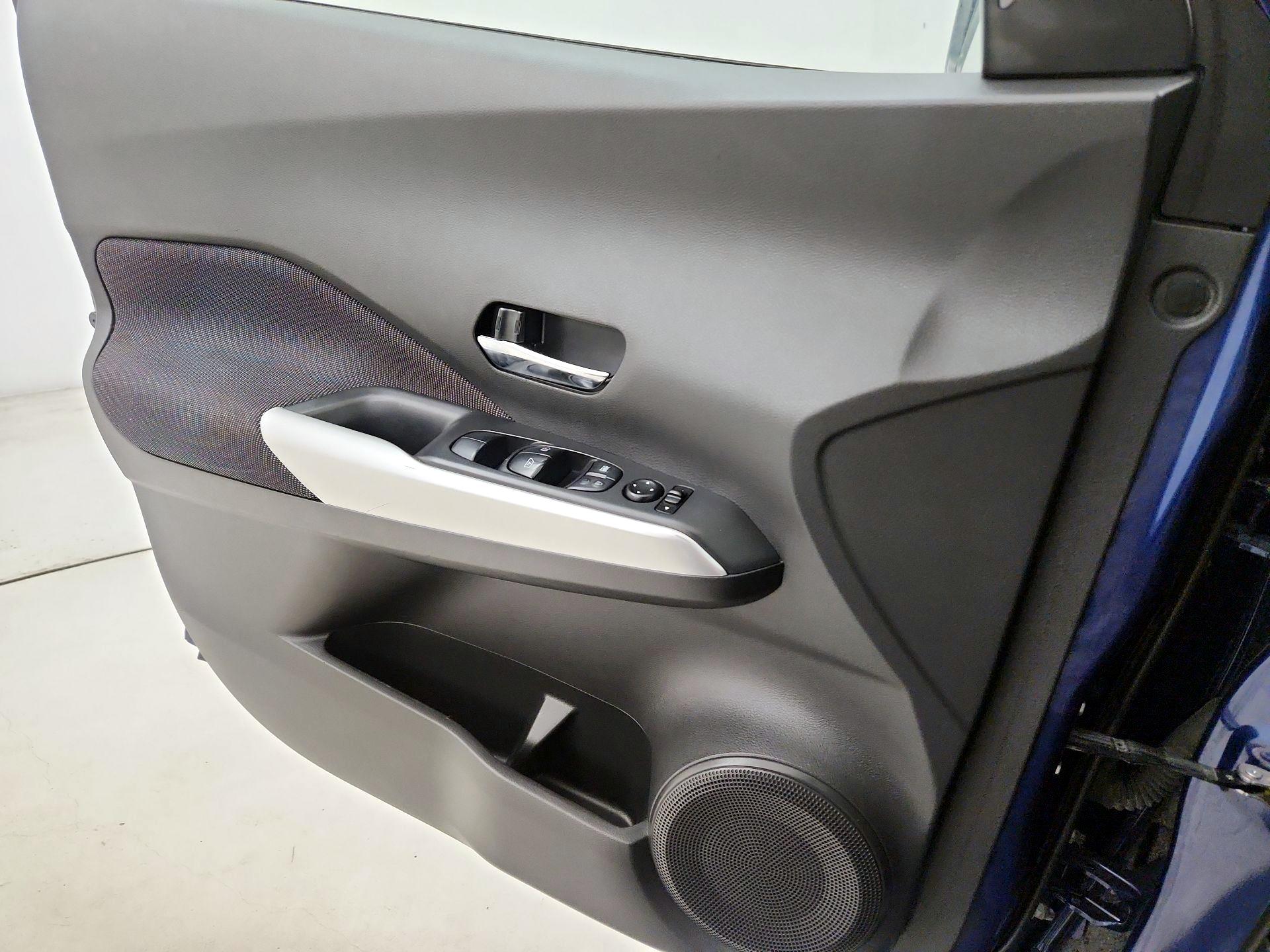 Thumbnail: 2020 Nissan Kicks - 12