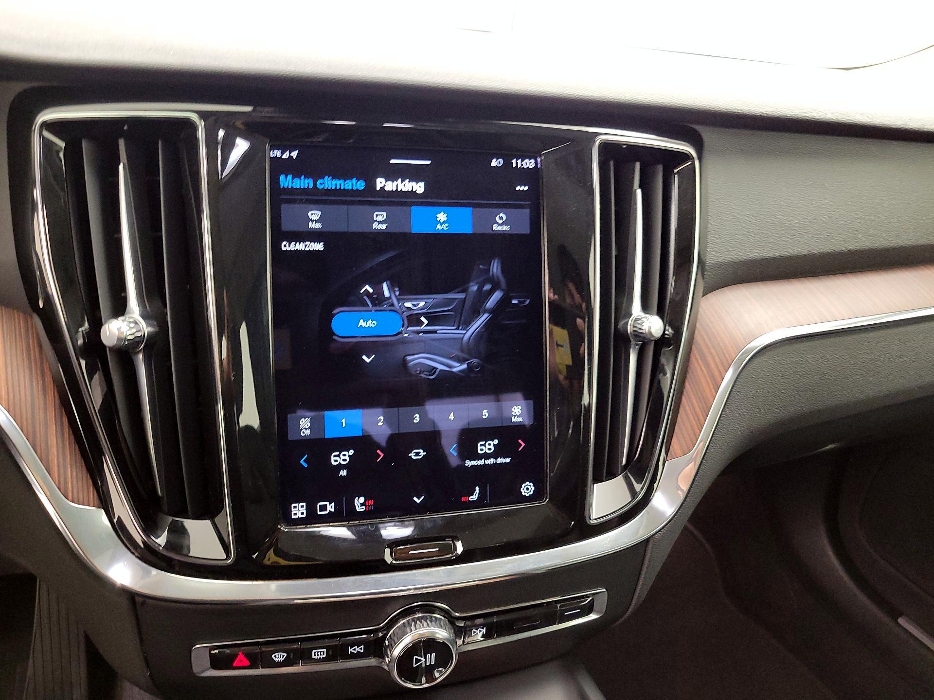 Thumbnail: 2024 Volvo S60 - 17