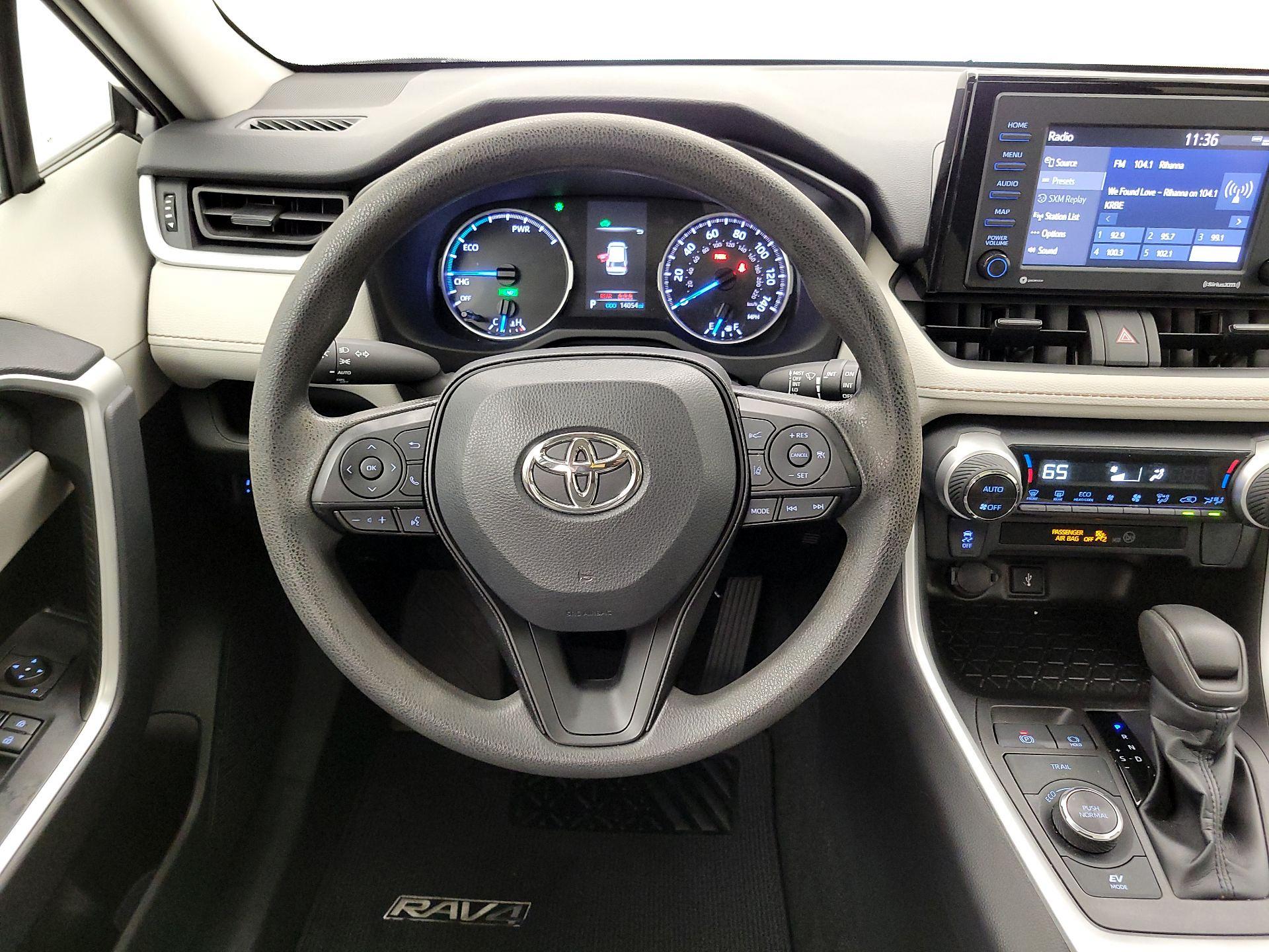 Thumbnail: 2022 Toyota RAV4 - 10