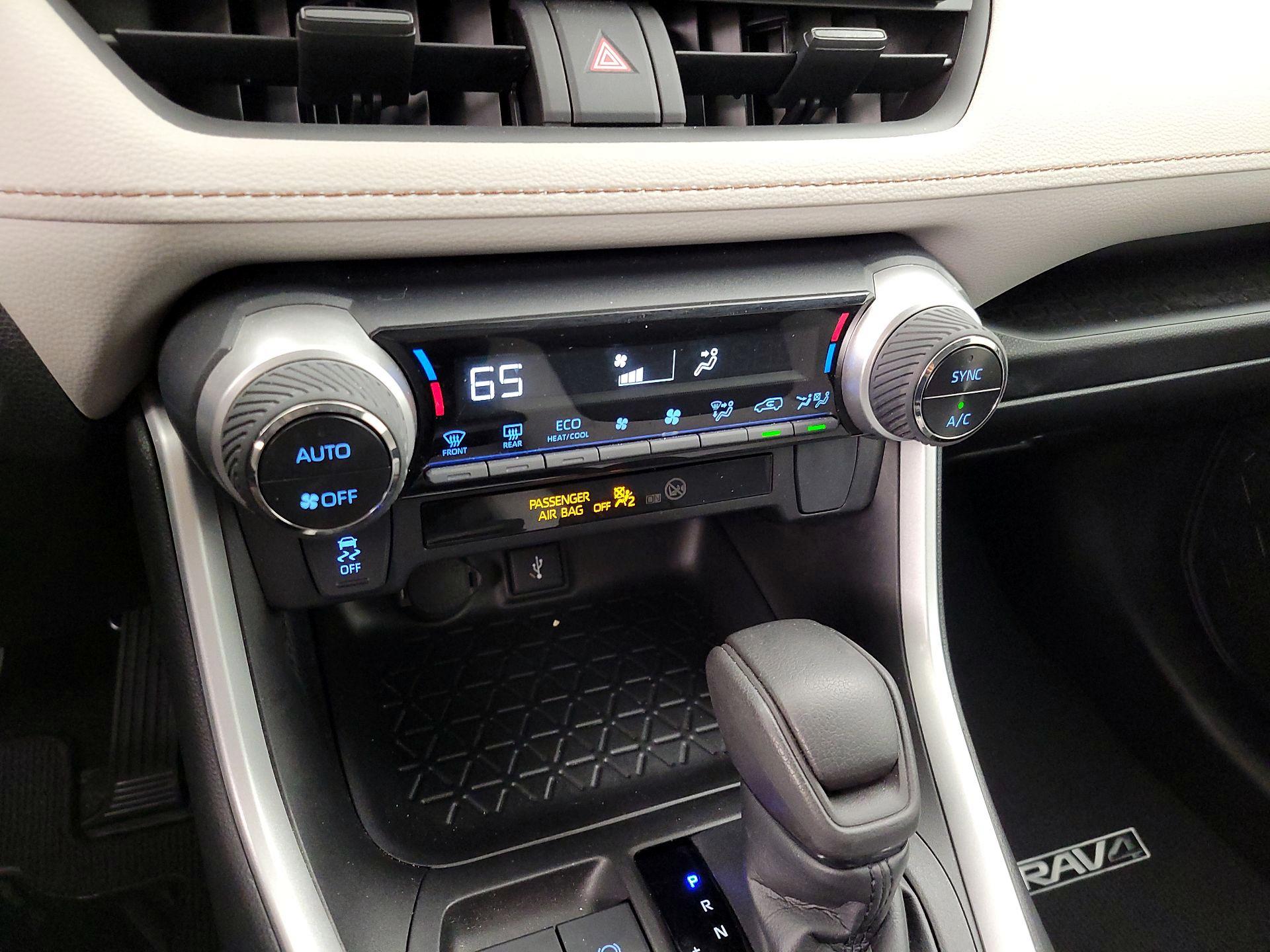 Thumbnail: 2022 Toyota RAV4 - 16