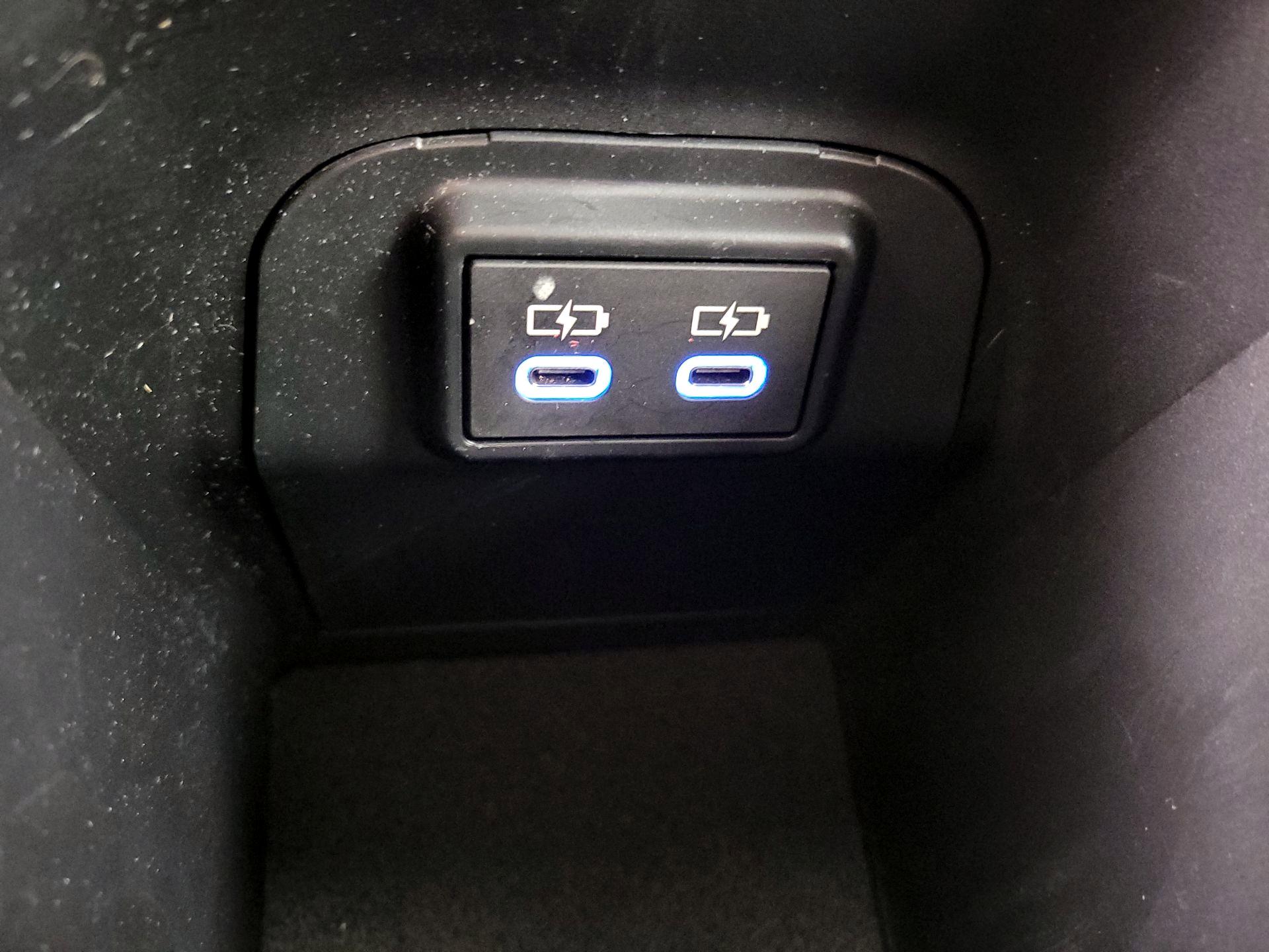 Thumbnail: 2022 Toyota RAV4 - 18