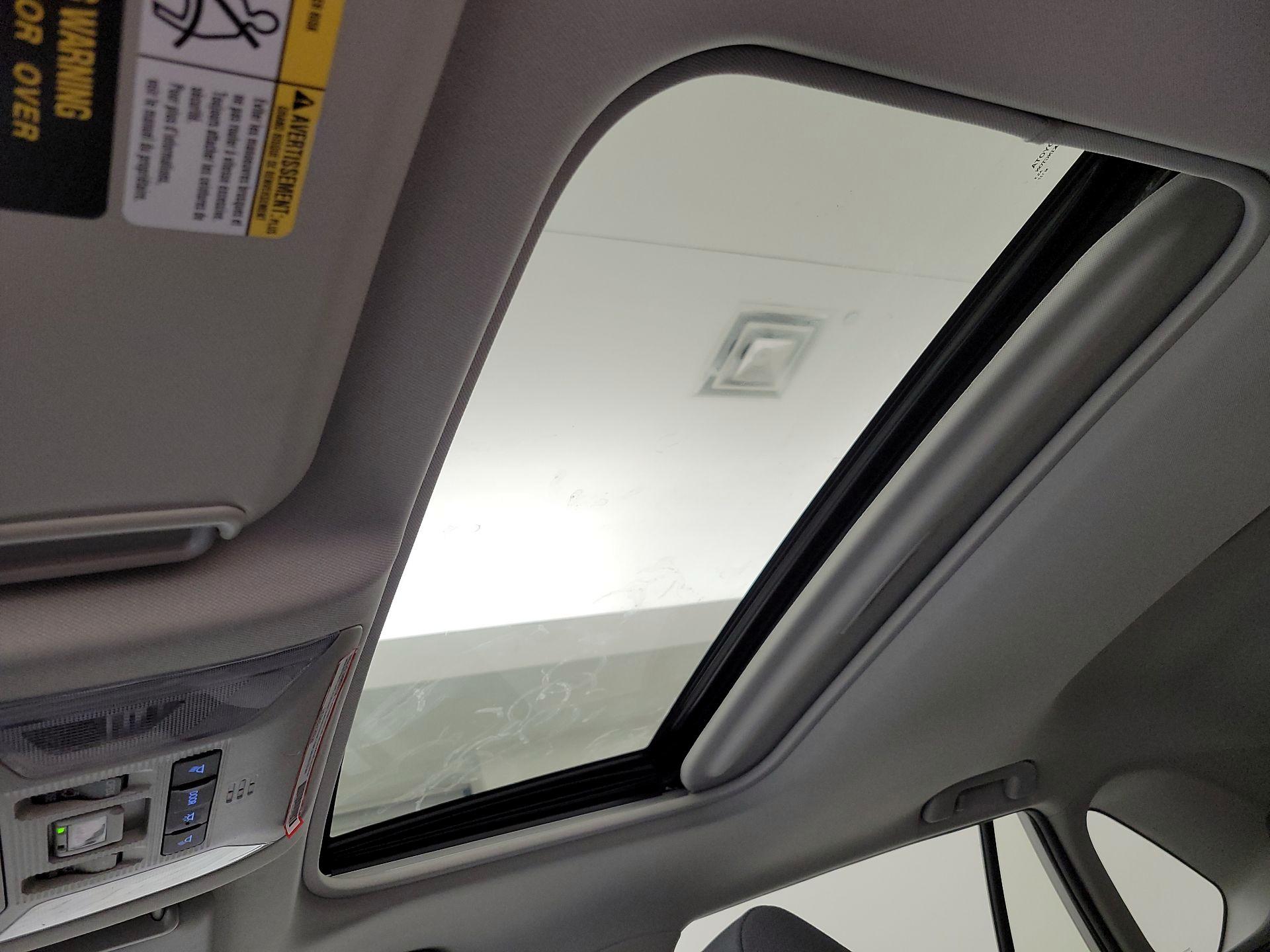 Thumbnail: 2022 Toyota RAV4 - 19