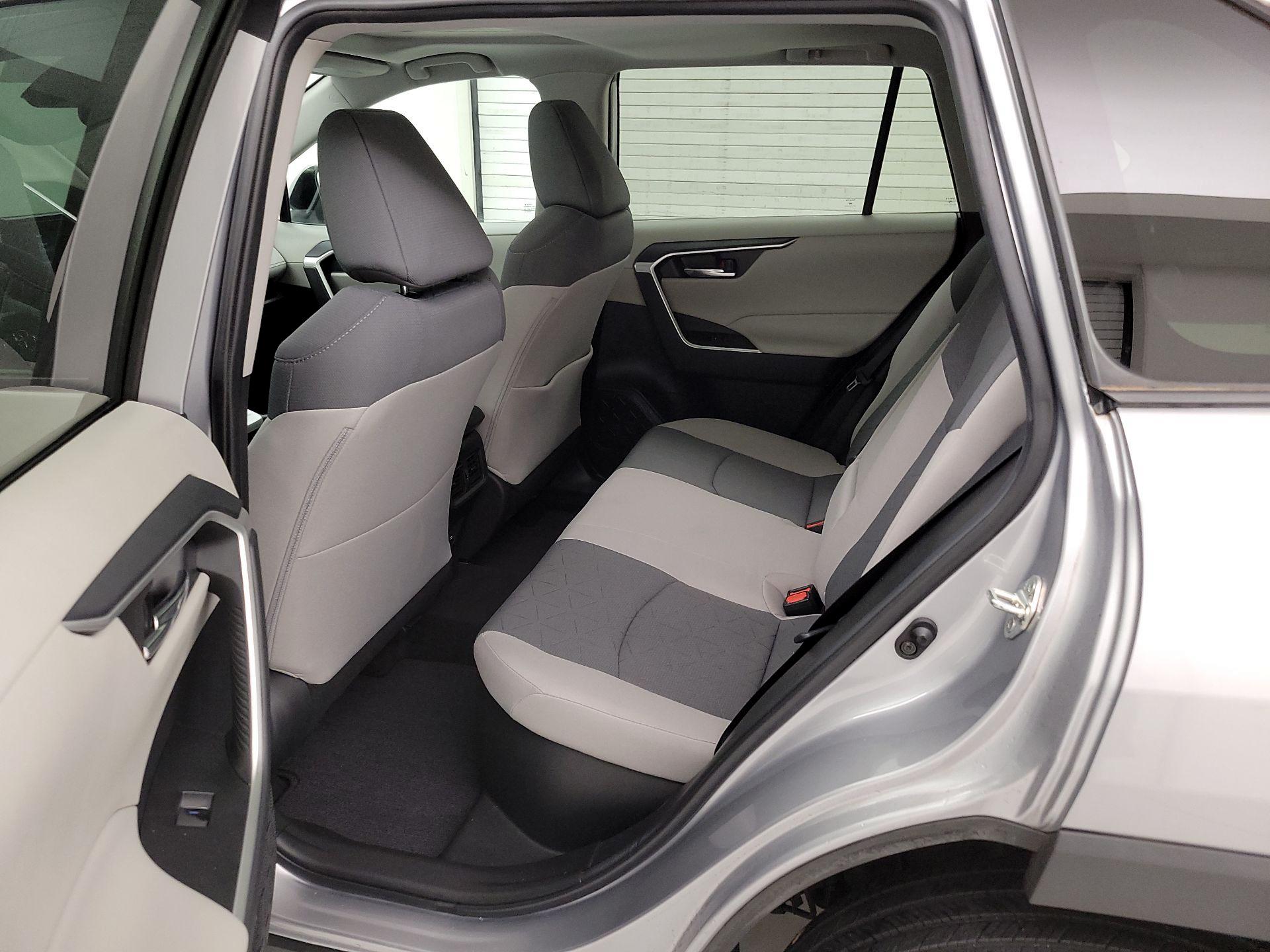 Thumbnail: 2022 Toyota RAV4 - 20