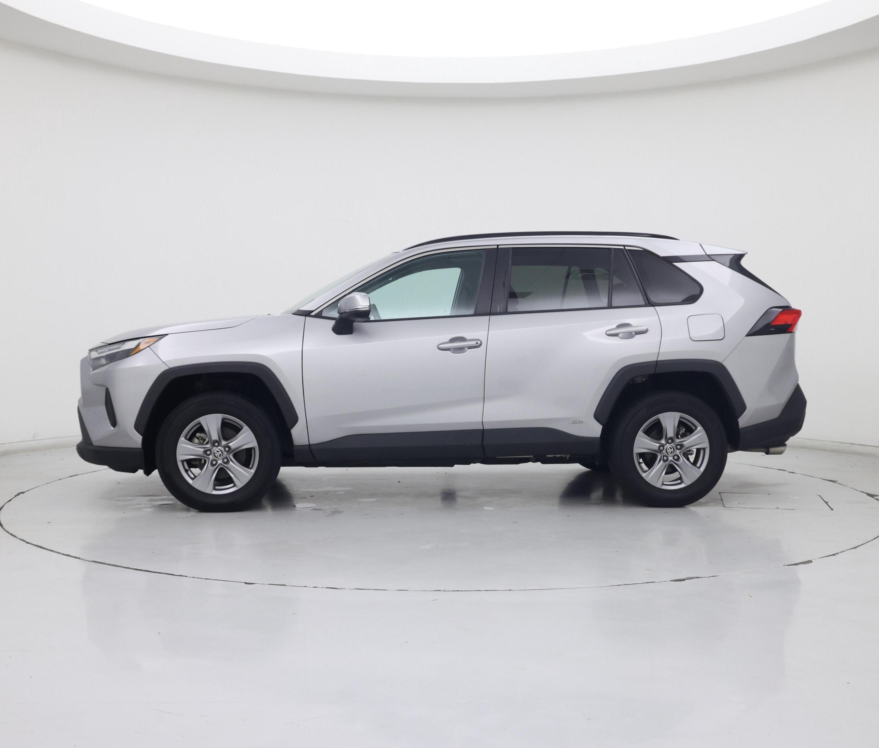 Thumbnail: 2022 Toyota RAV4 - 3