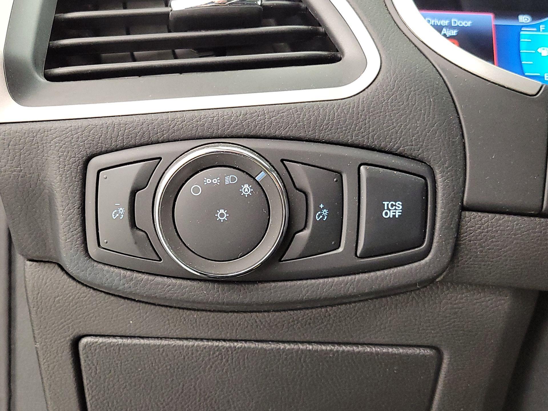 Thumbnail: 2021 Ford Edge - 13