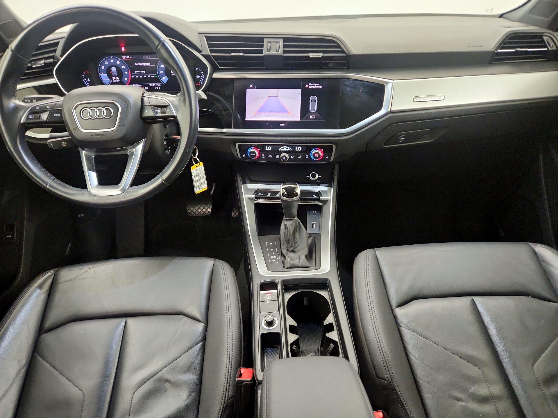 Thumbnail: 2020 Audi Q3 - 9