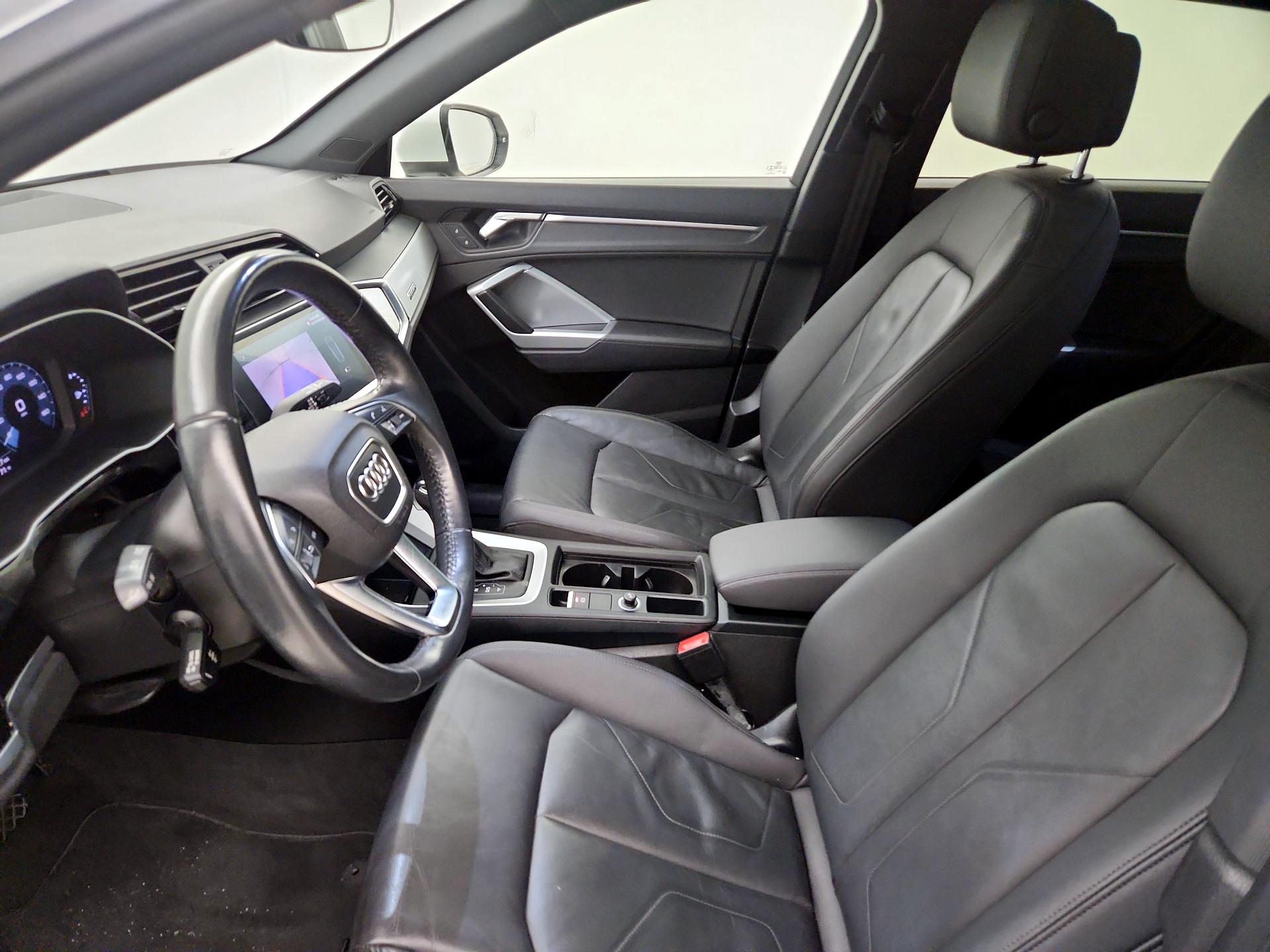 Thumbnail: 2020 Audi Q3 - 11